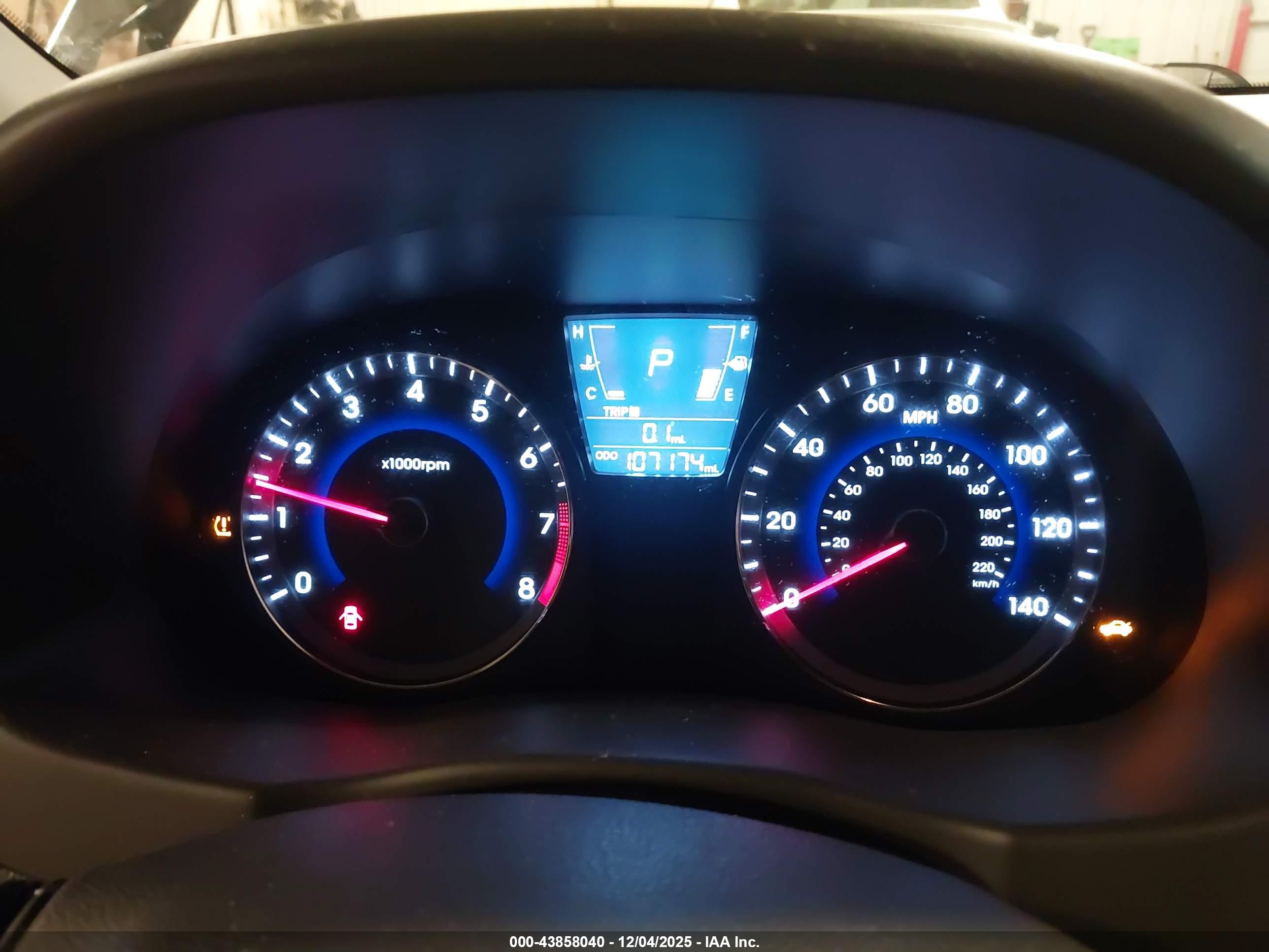 HYUNDAI ACCENT image 7