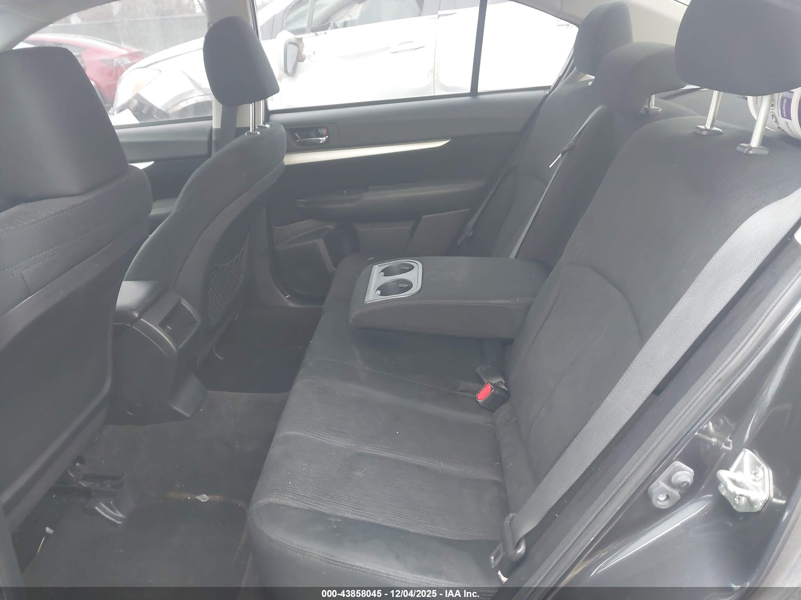 SUBARU LEGACY image 8