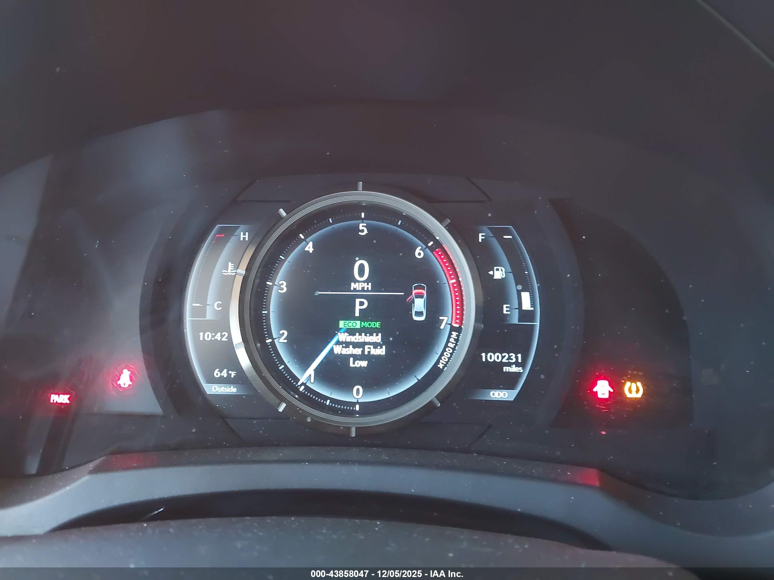 LEXUS IS image 7