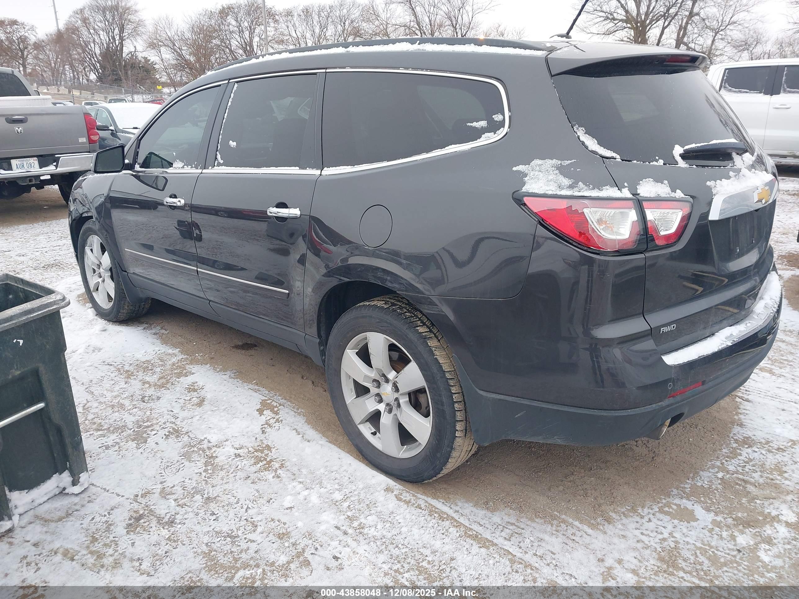 CHEVROLET TRAVERSE image 3