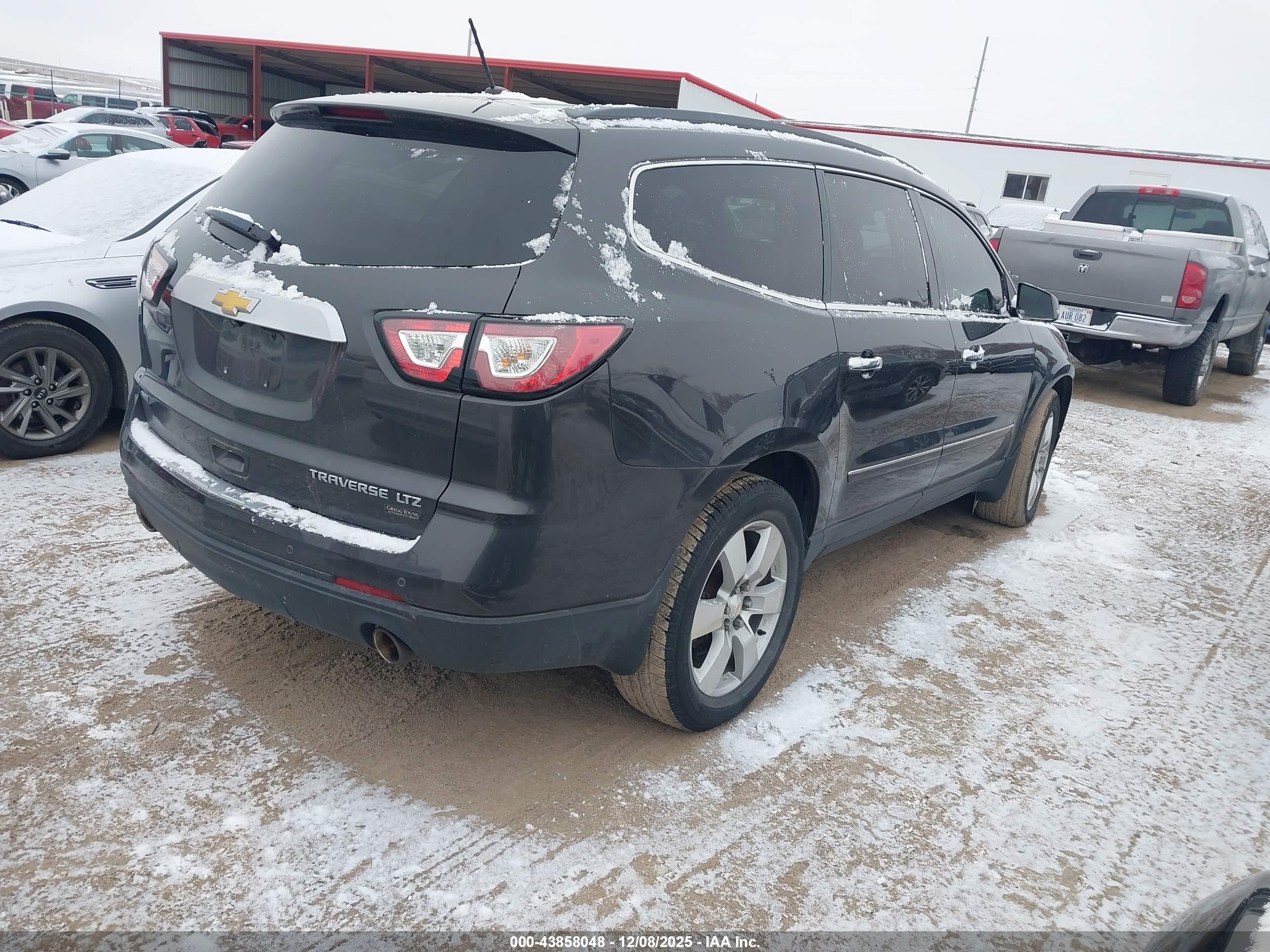 CHEVROLET TRAVERSE image 4