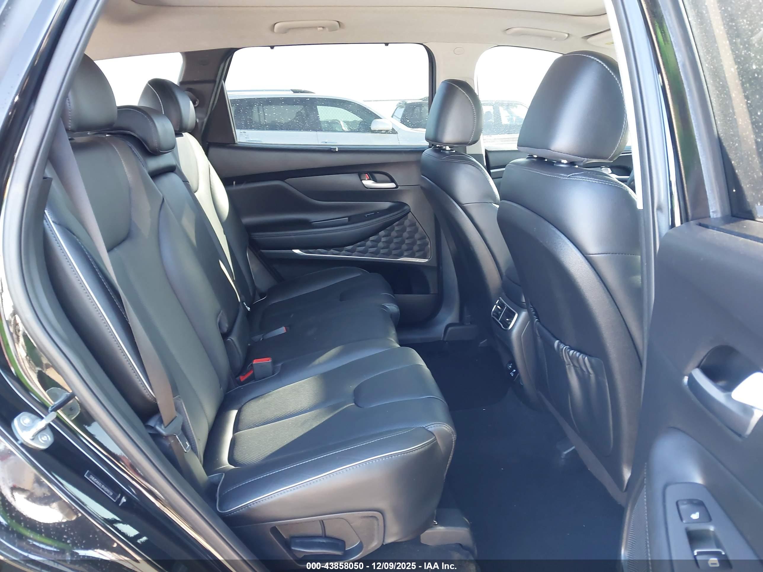 HYUNDAI SANTA image 8
