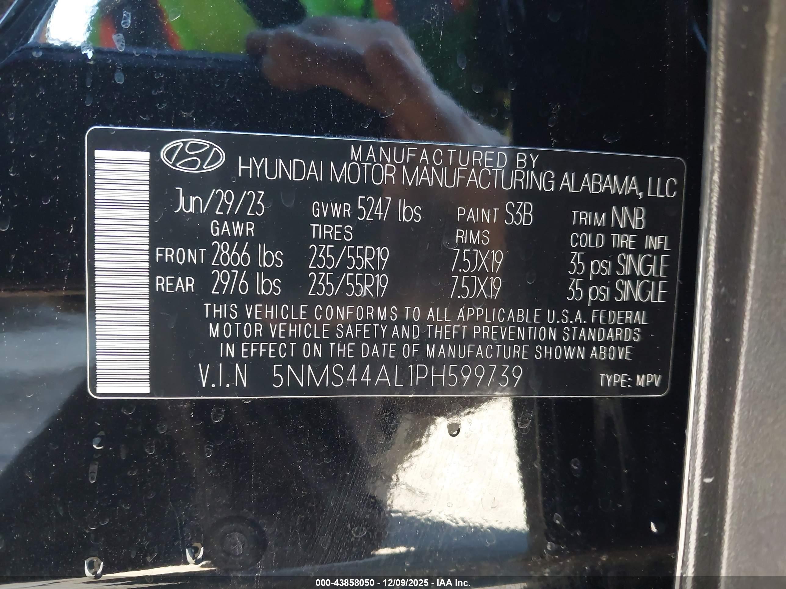 HYUNDAI SANTA image 9