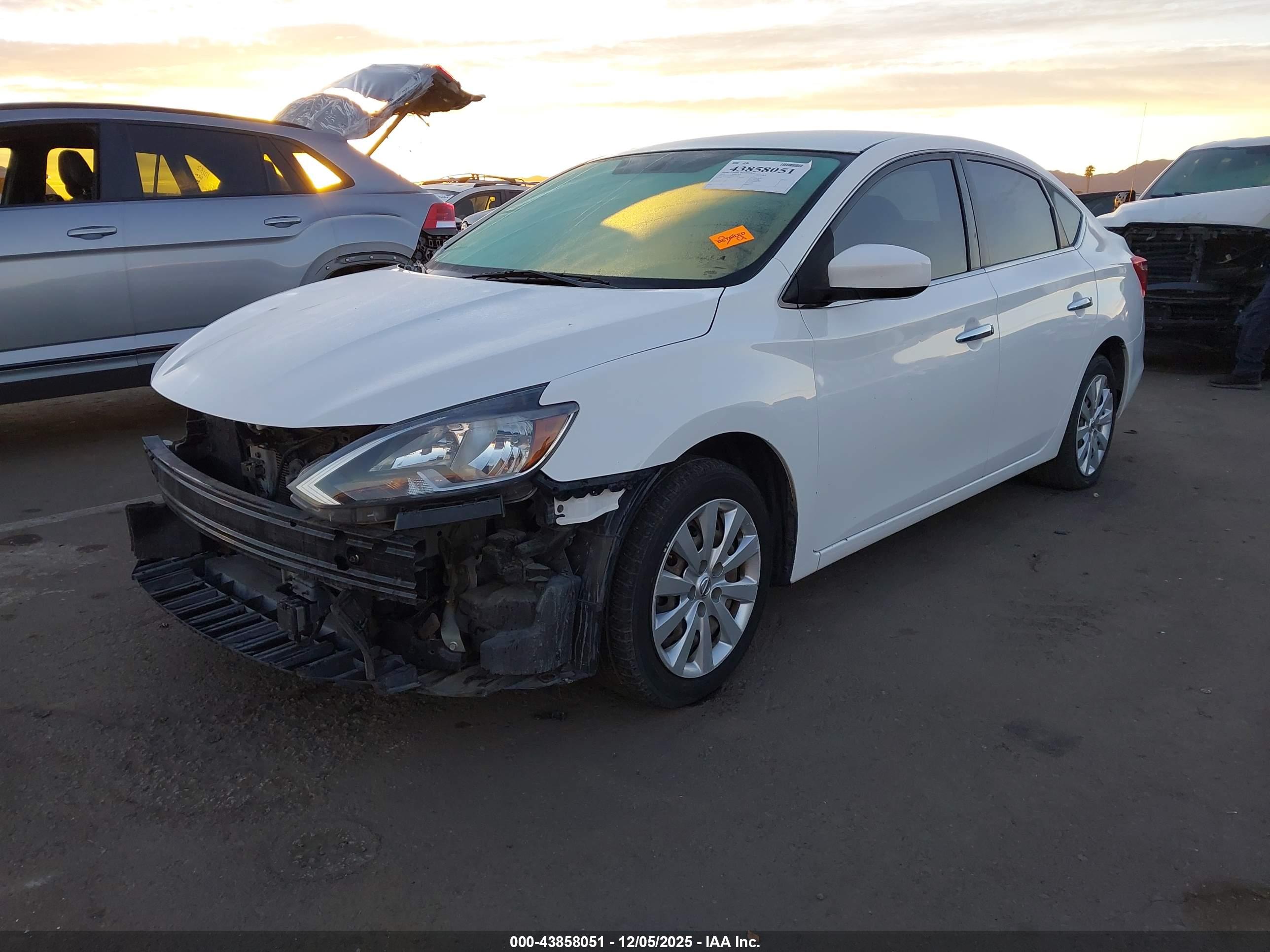 NISSAN SENTRA image 2