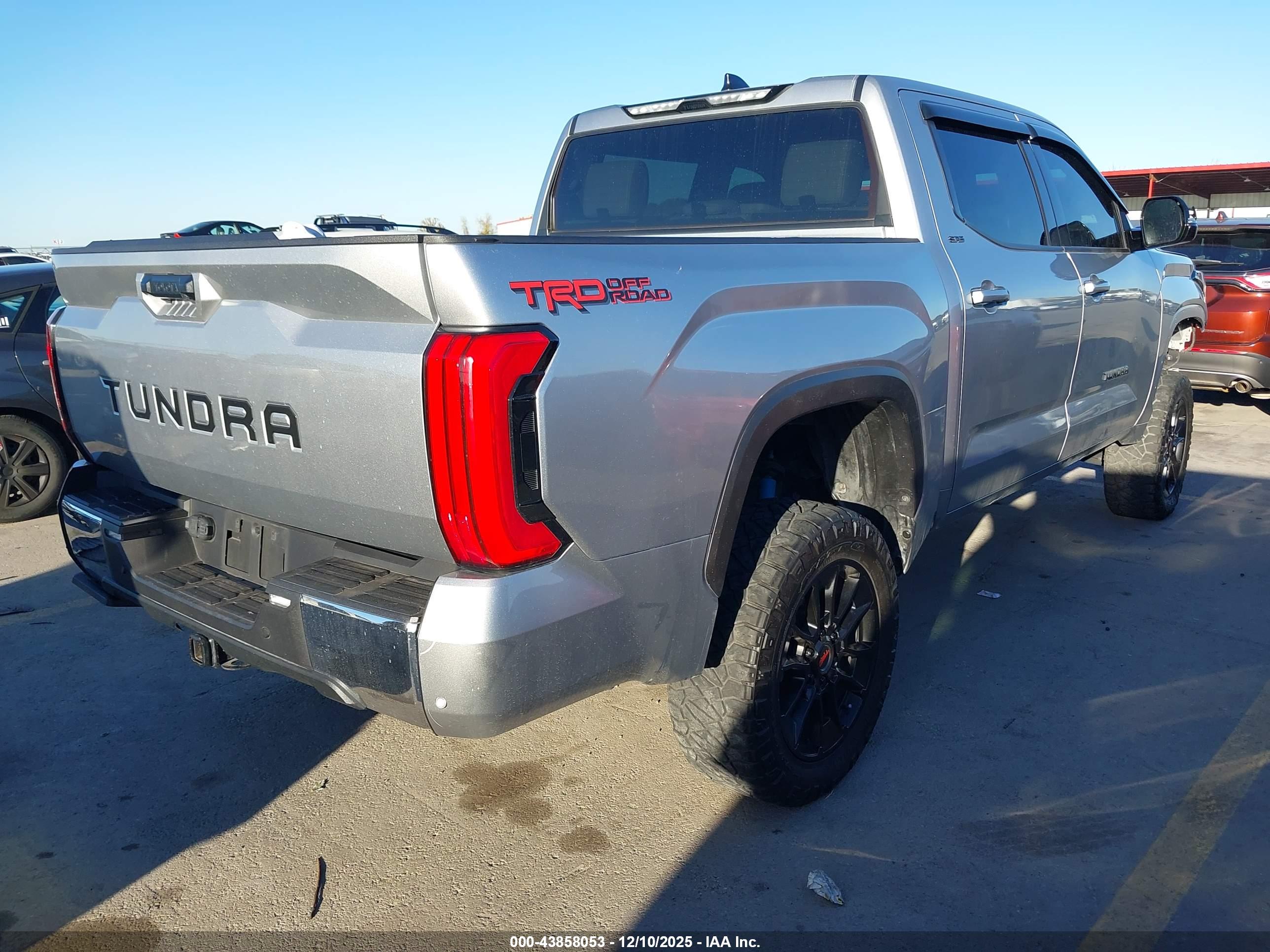 TOYOTA TUNDRA image 4