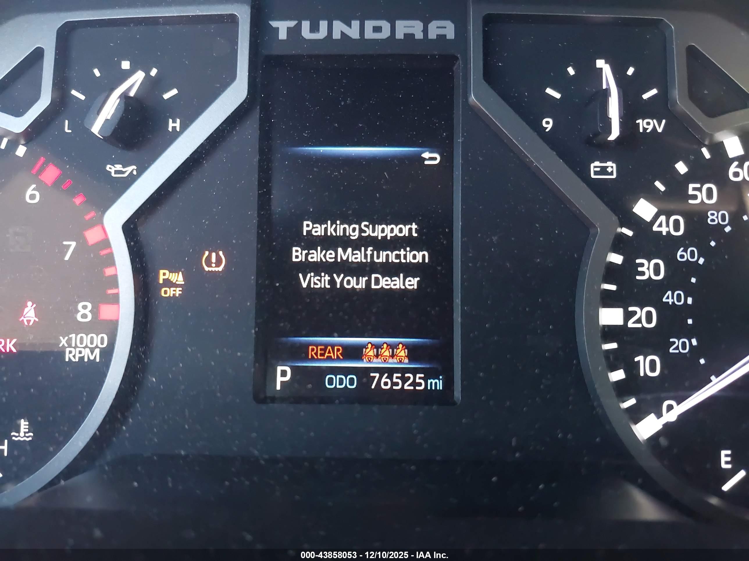 TOYOTA TUNDRA image 7
