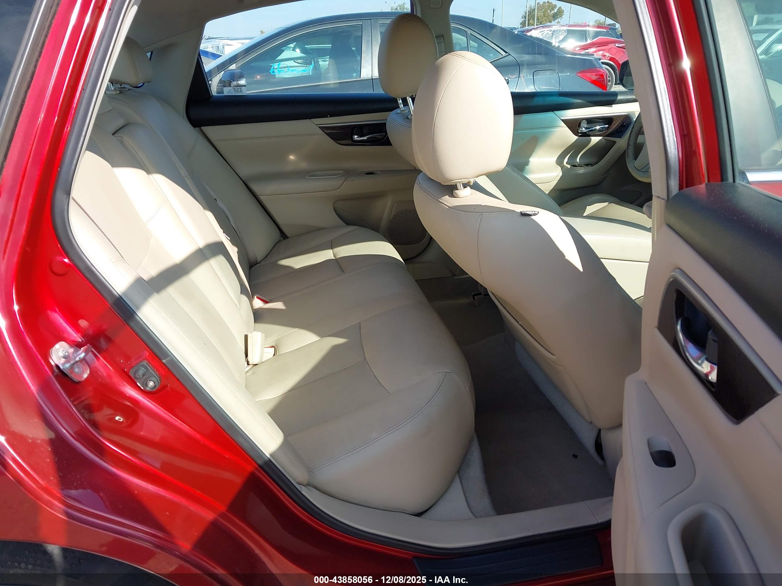 NISSAN ALTIMA image 8