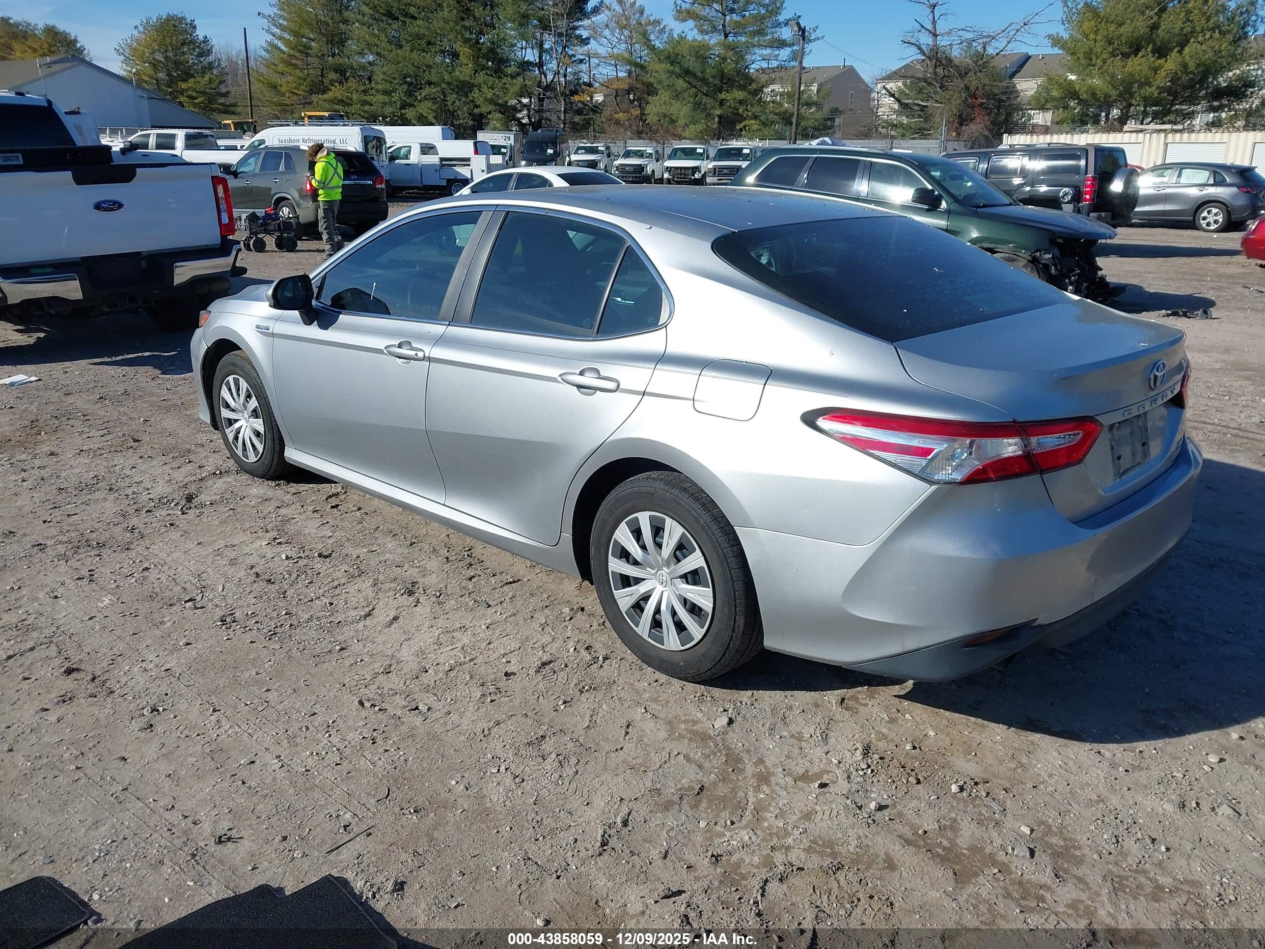 TOYOTA CAMRY image 3