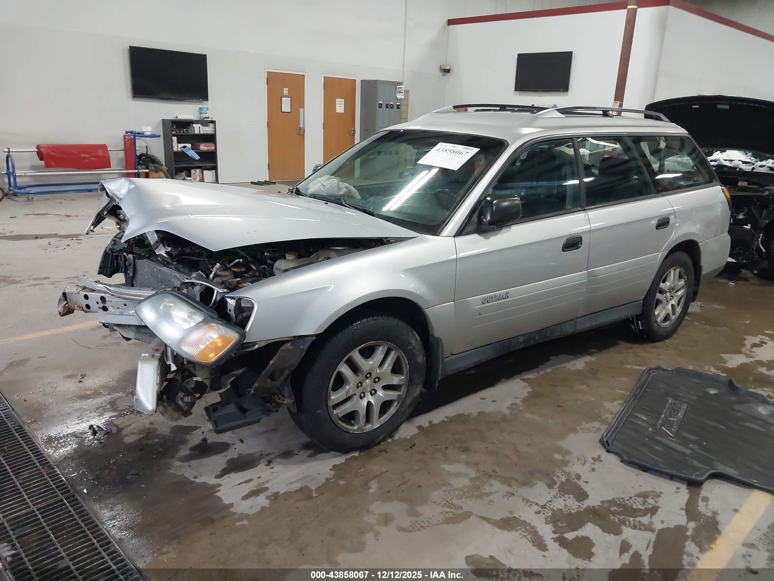 SUBARU OUTBACK image 2