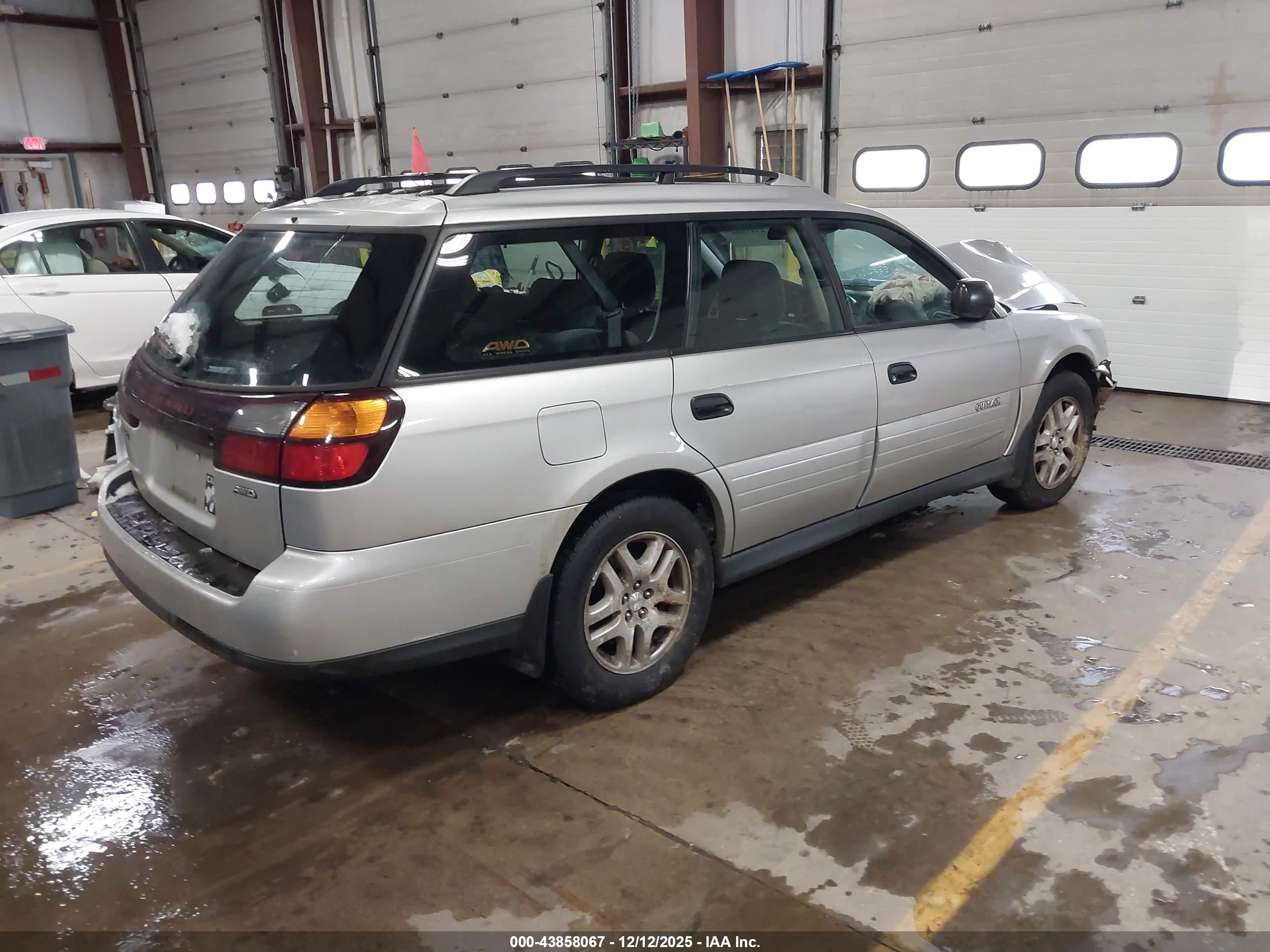 SUBARU OUTBACK image 4
