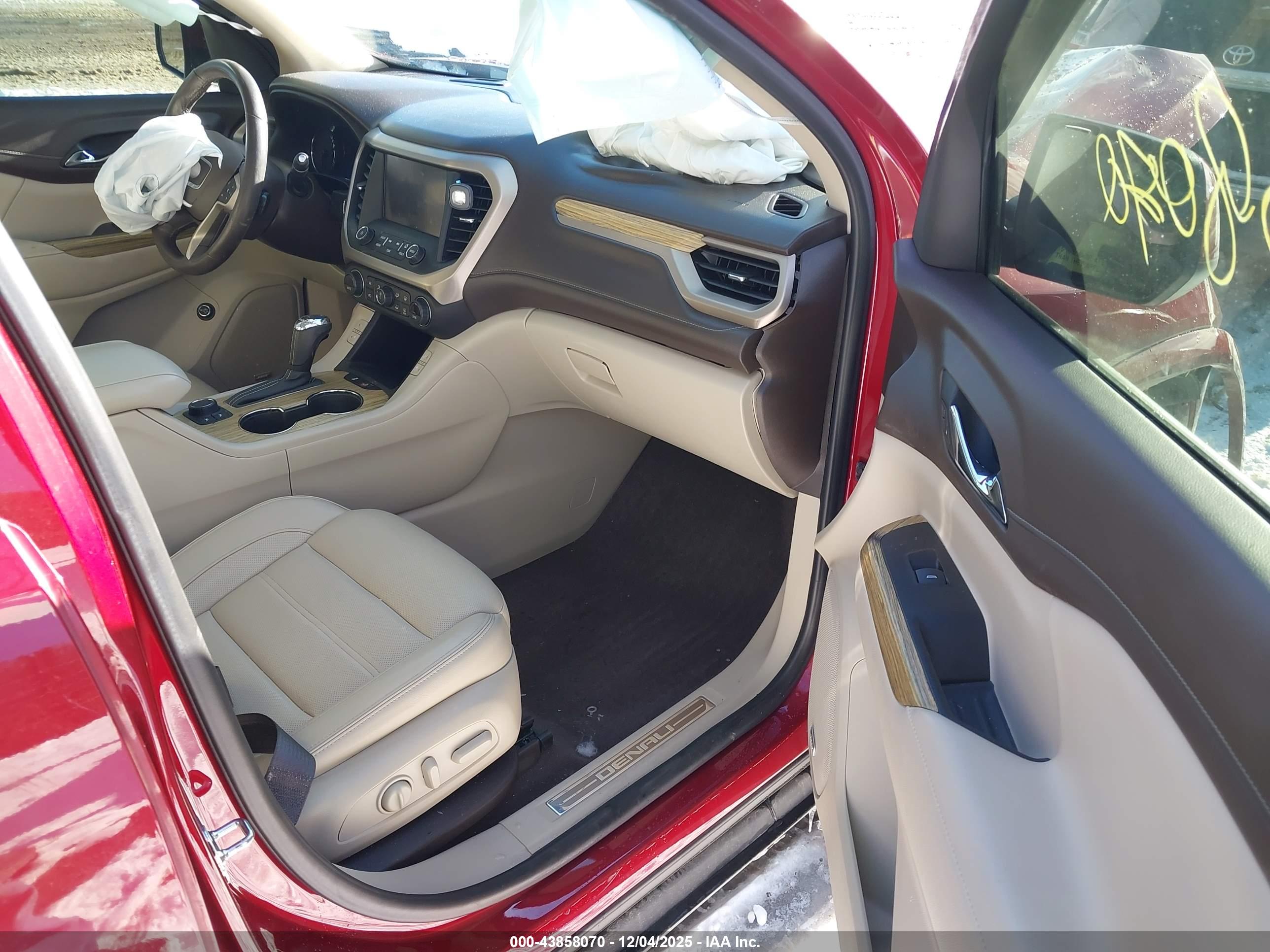 GMC ACADIA image 5