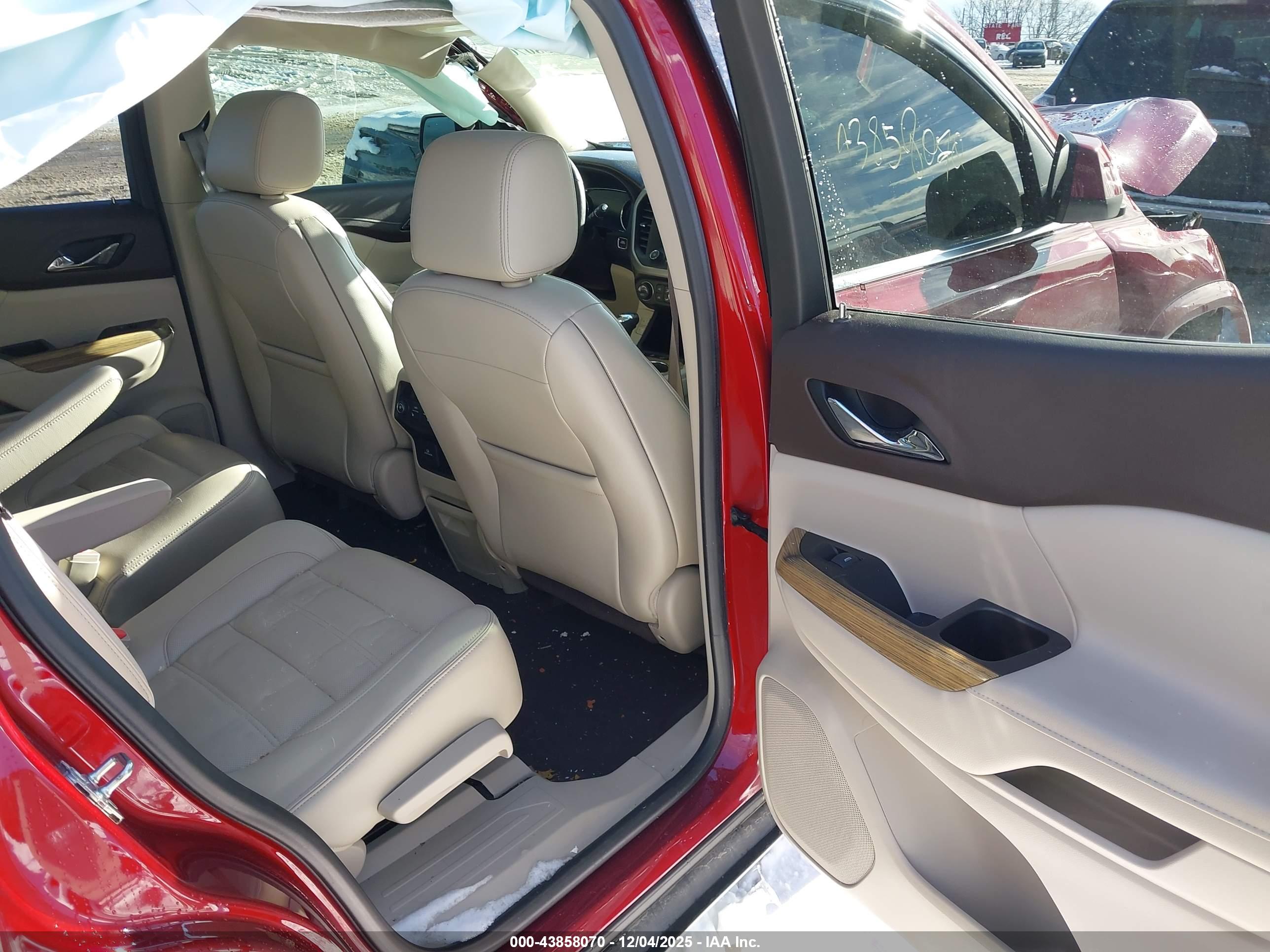 GMC ACADIA image 8