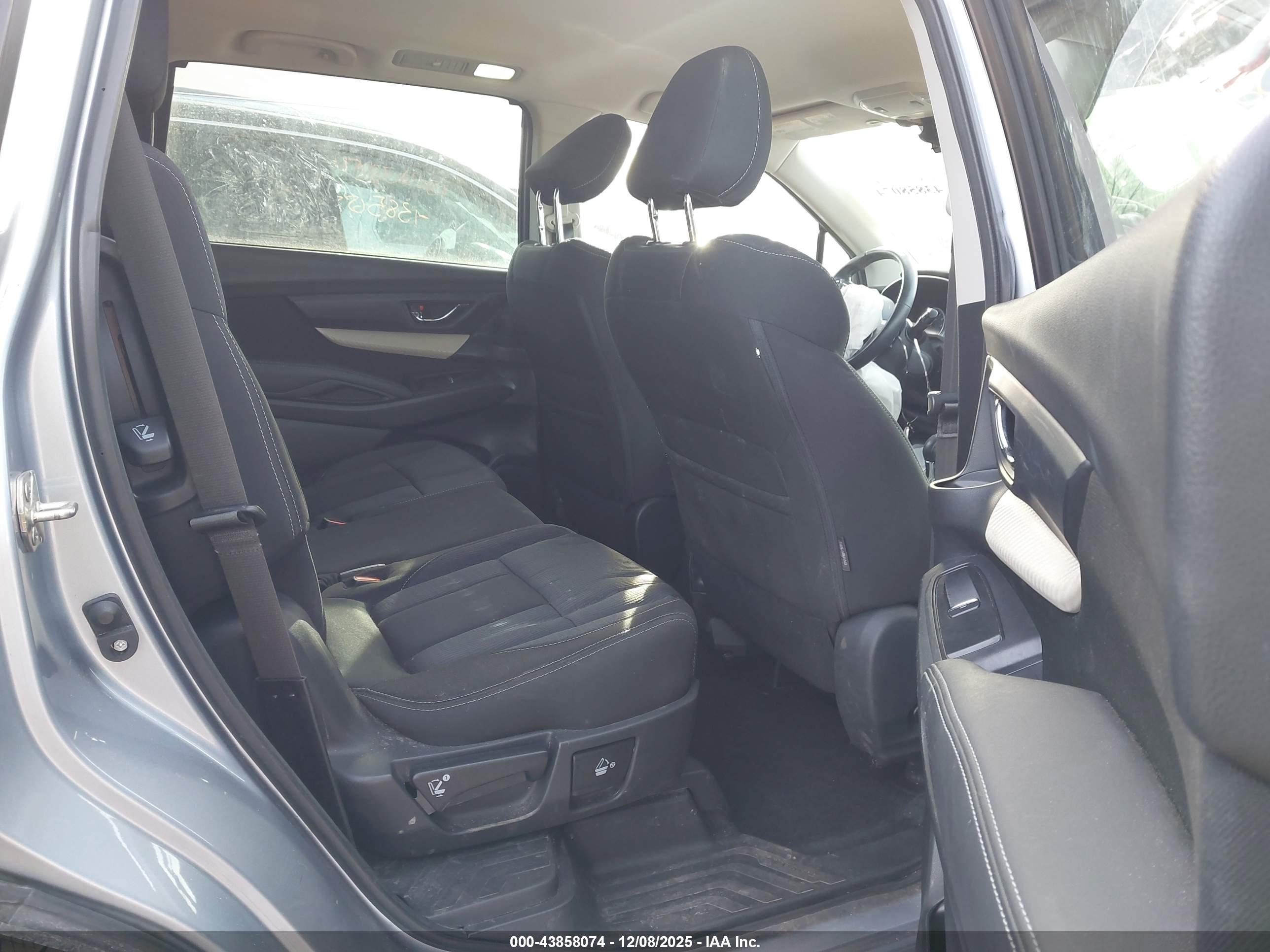 SUBARU ASCENT image 8