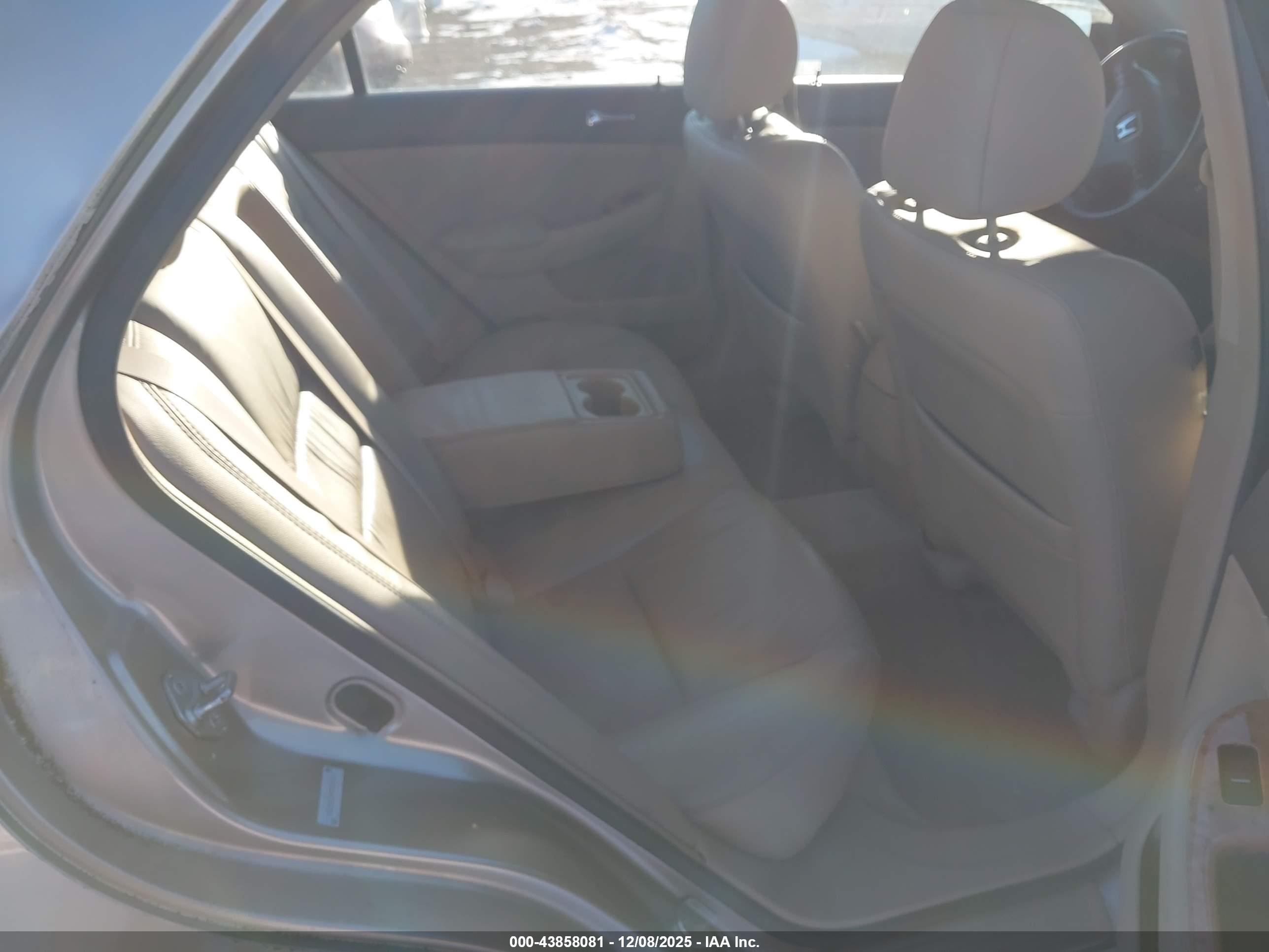 HONDA ACCORD image 8