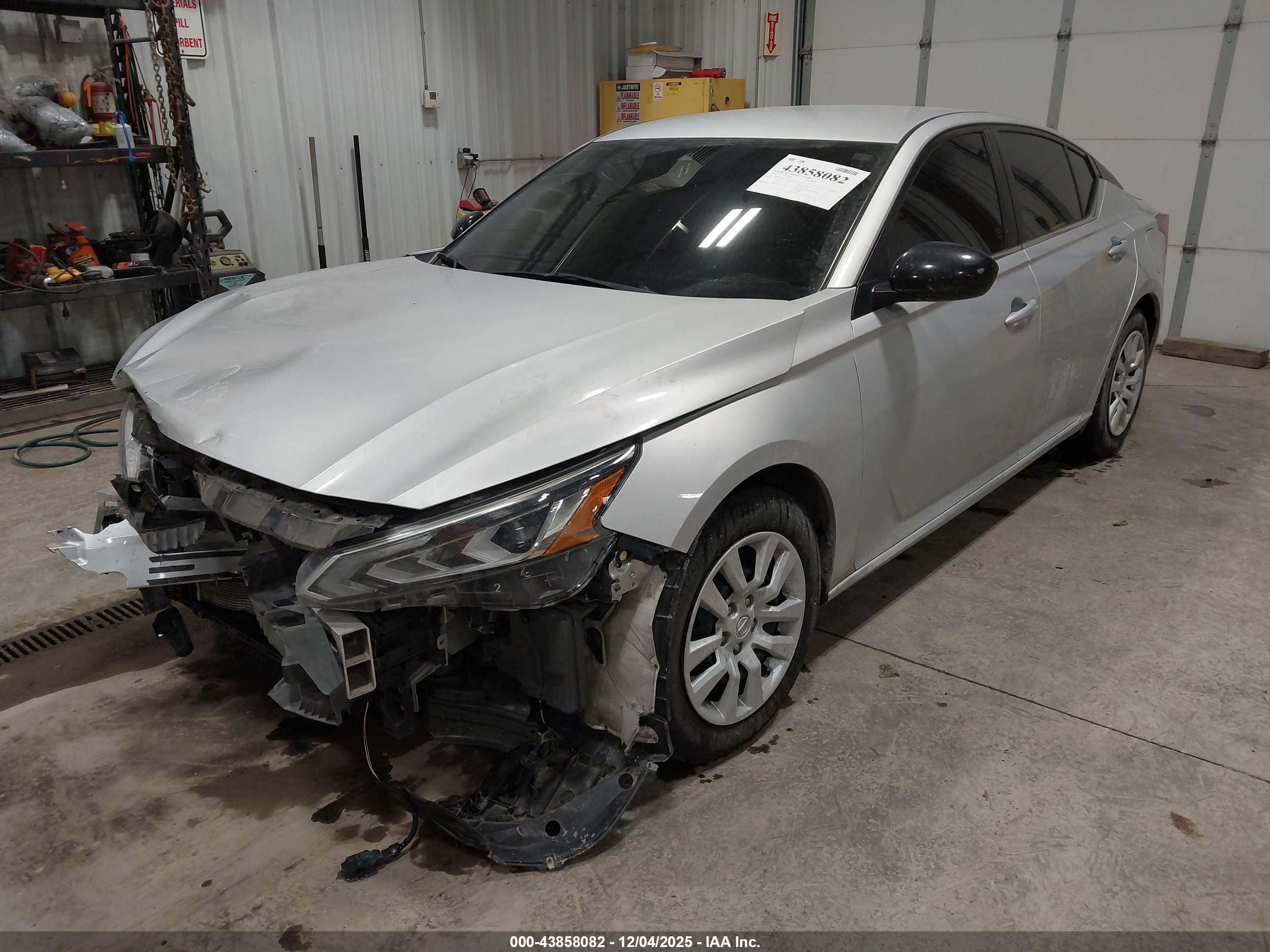 NISSAN ALTIMA image 2