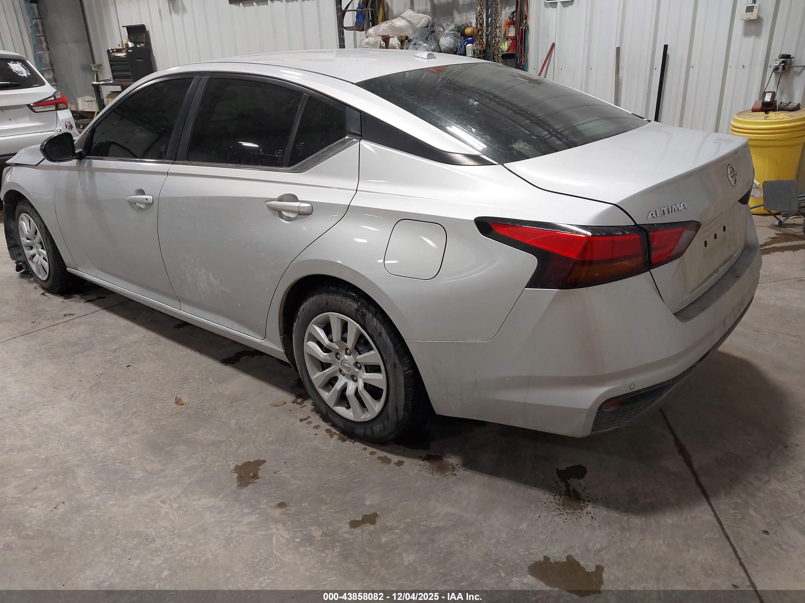 NISSAN ALTIMA image 3