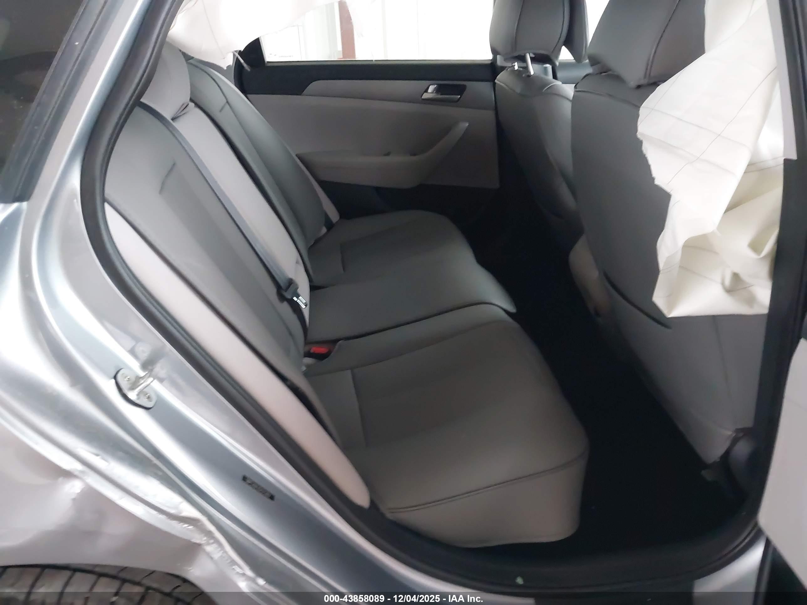 HYUNDAI SONATA image 8