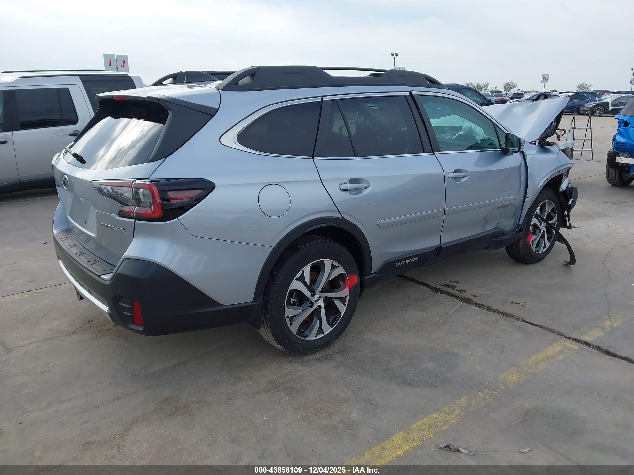 SUBARU OUTBACK image 4