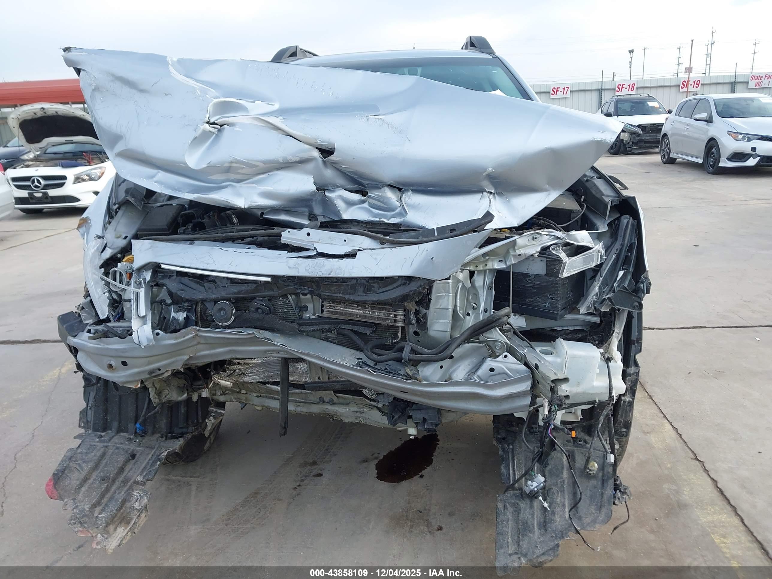 SUBARU OUTBACK image 6