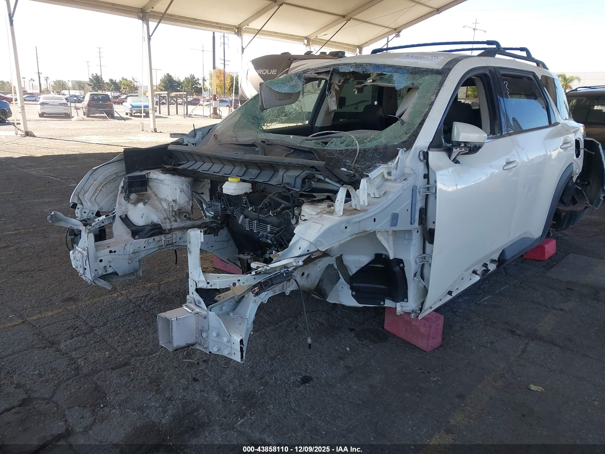 NISSAN PATHFINDER image 6