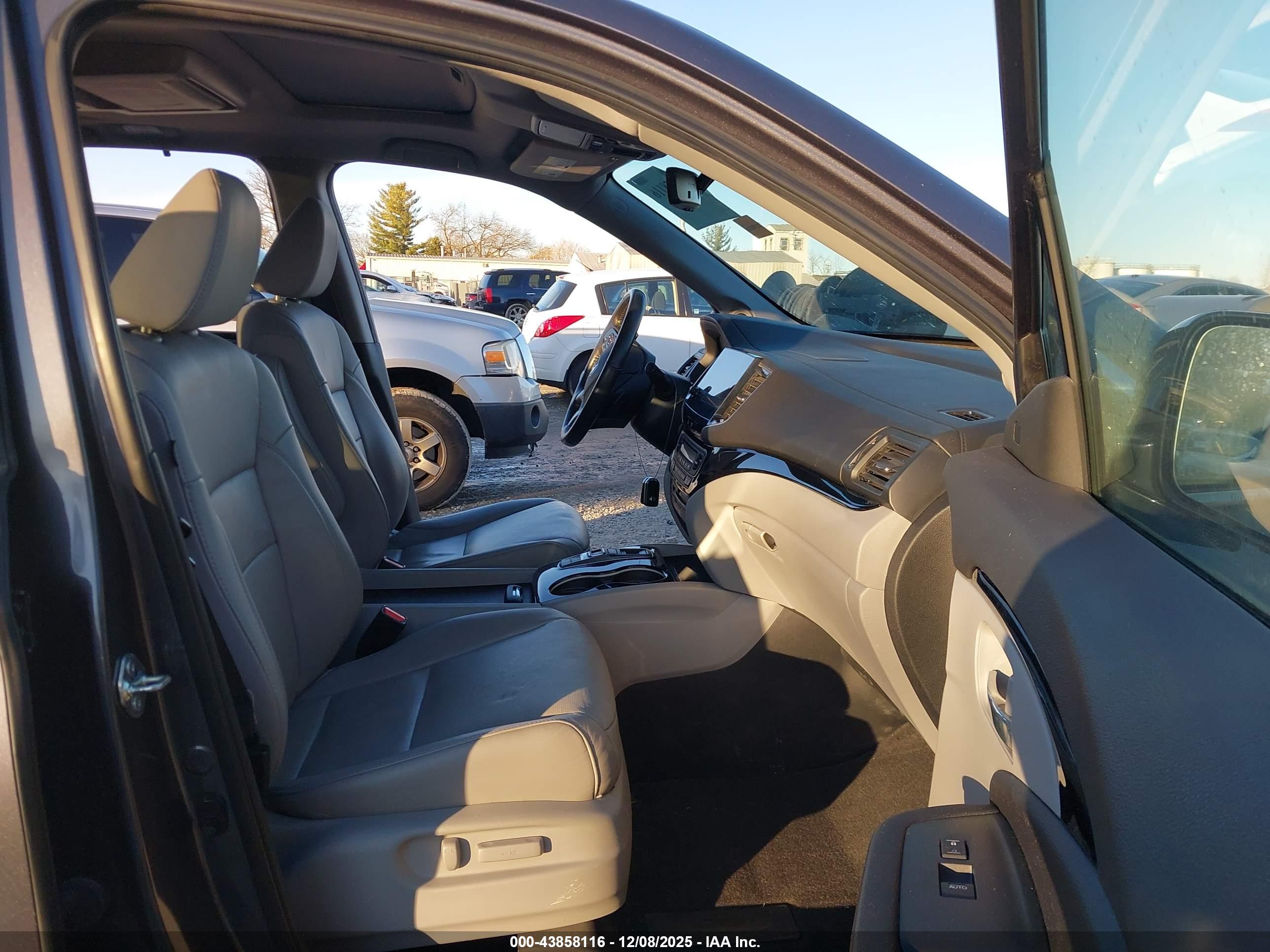 HONDA PILOT image 5