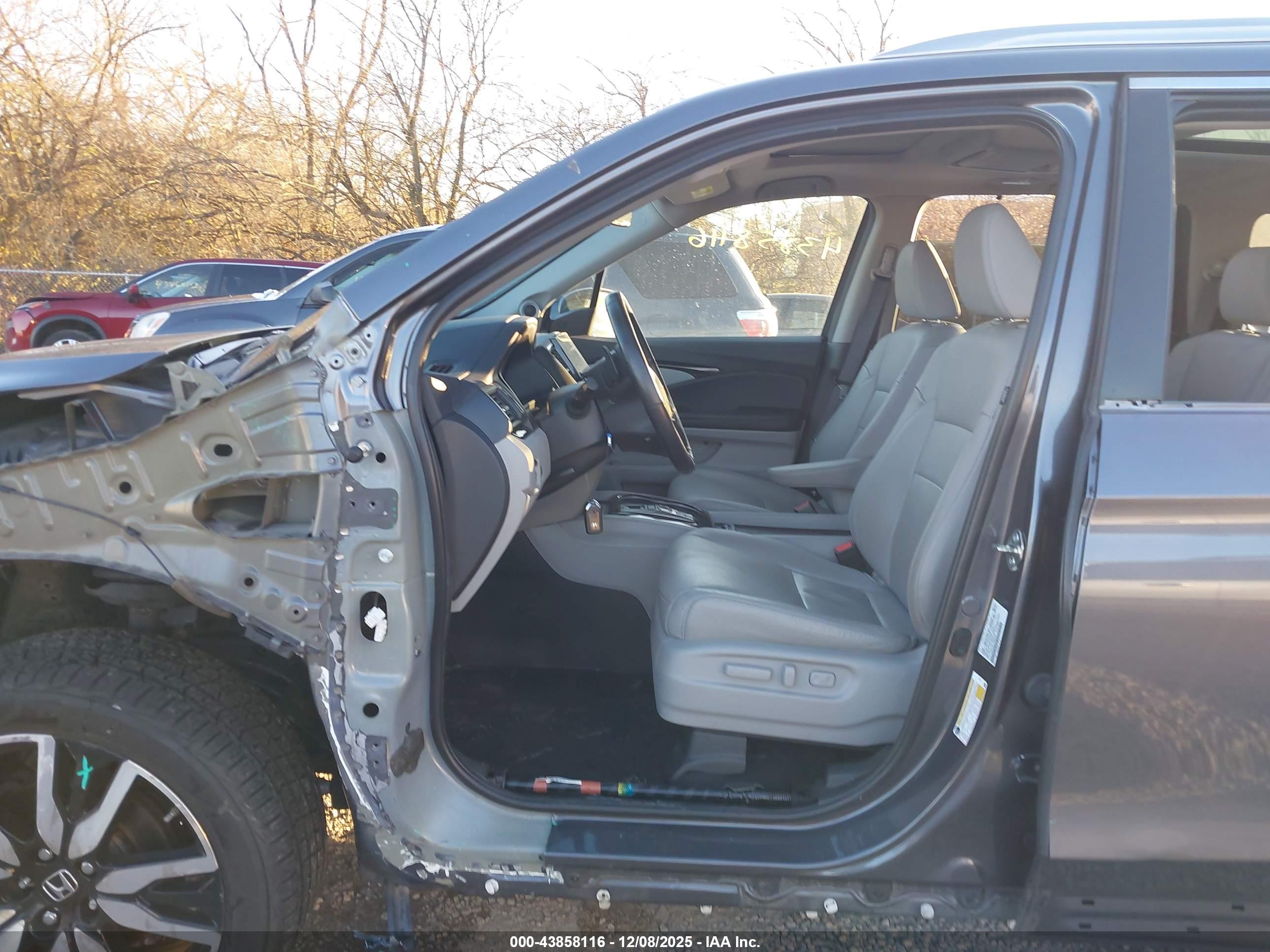HONDA PILOT image 6