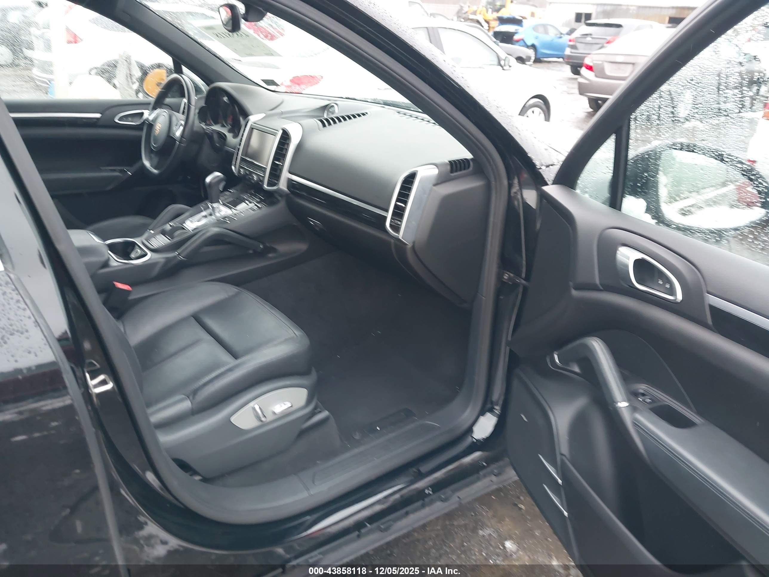 PORSCHE CAYENNE image 5