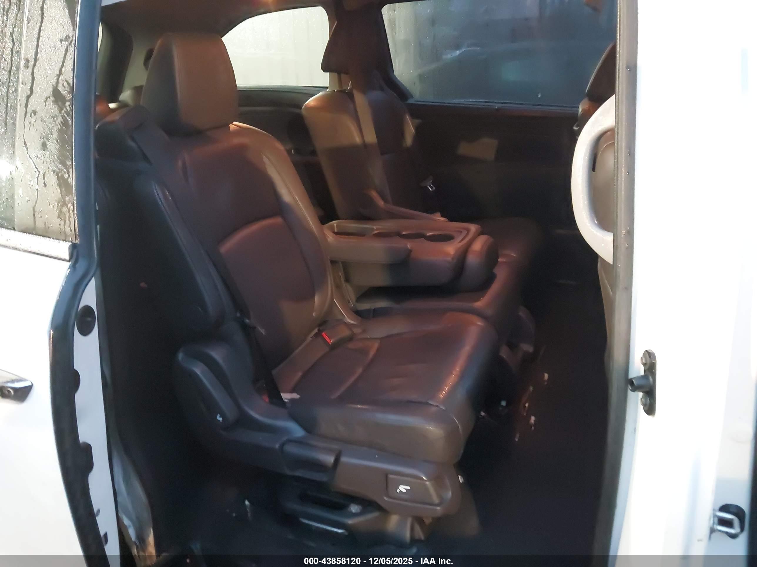 HONDA ODYSSEY image 8