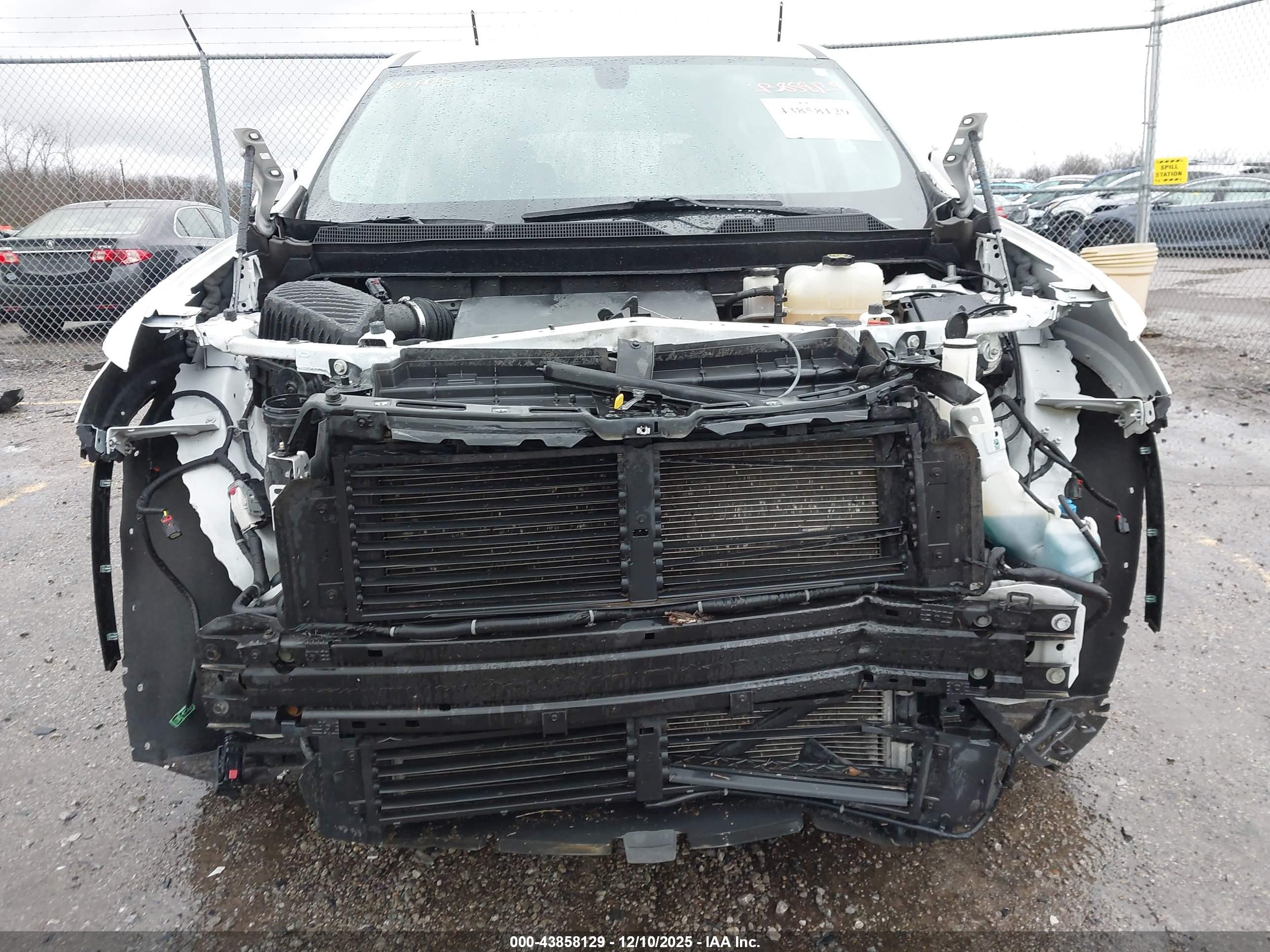 CHEVROLET TRAVERSE image 6