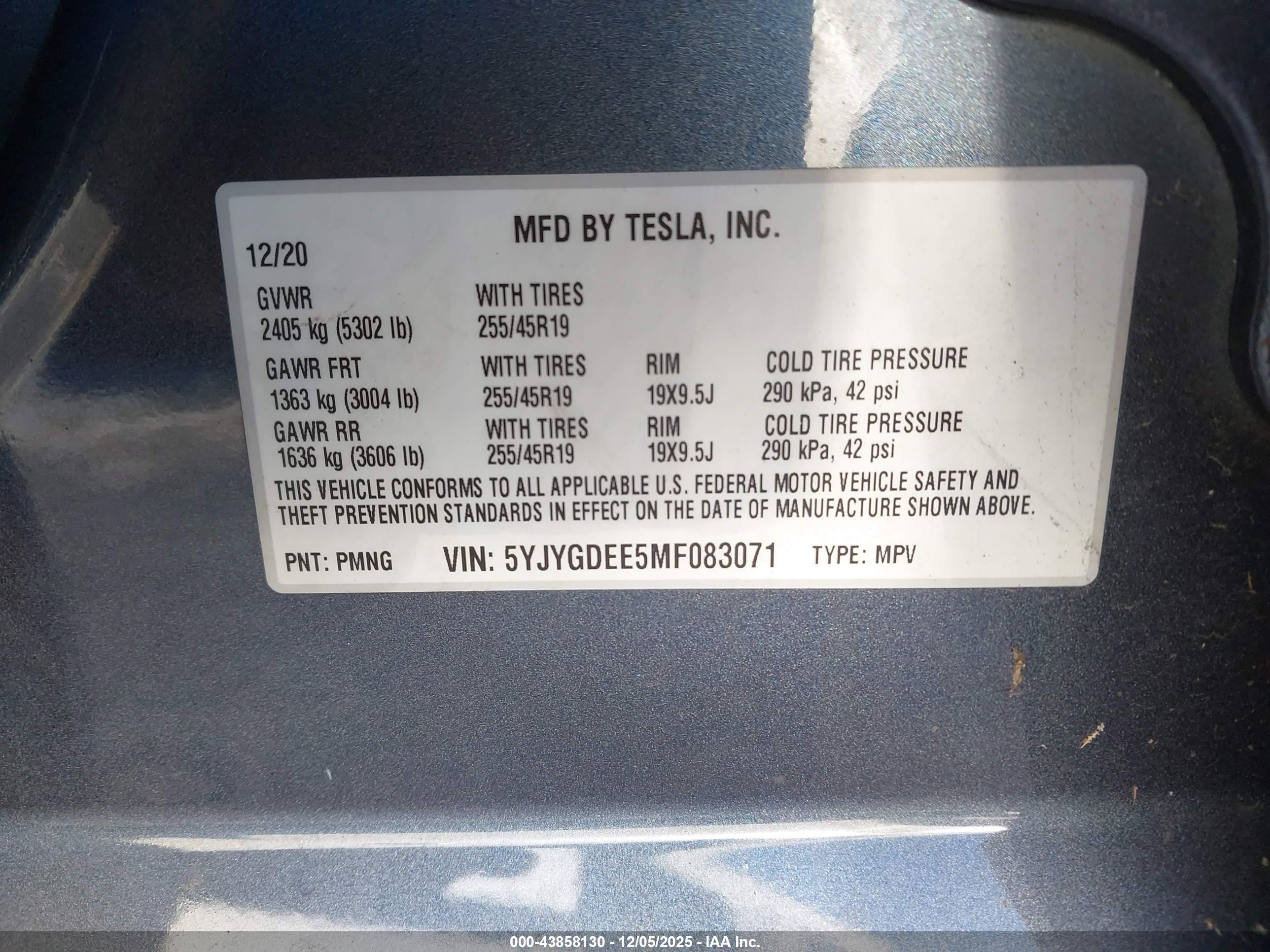TESLA MODEL image 9