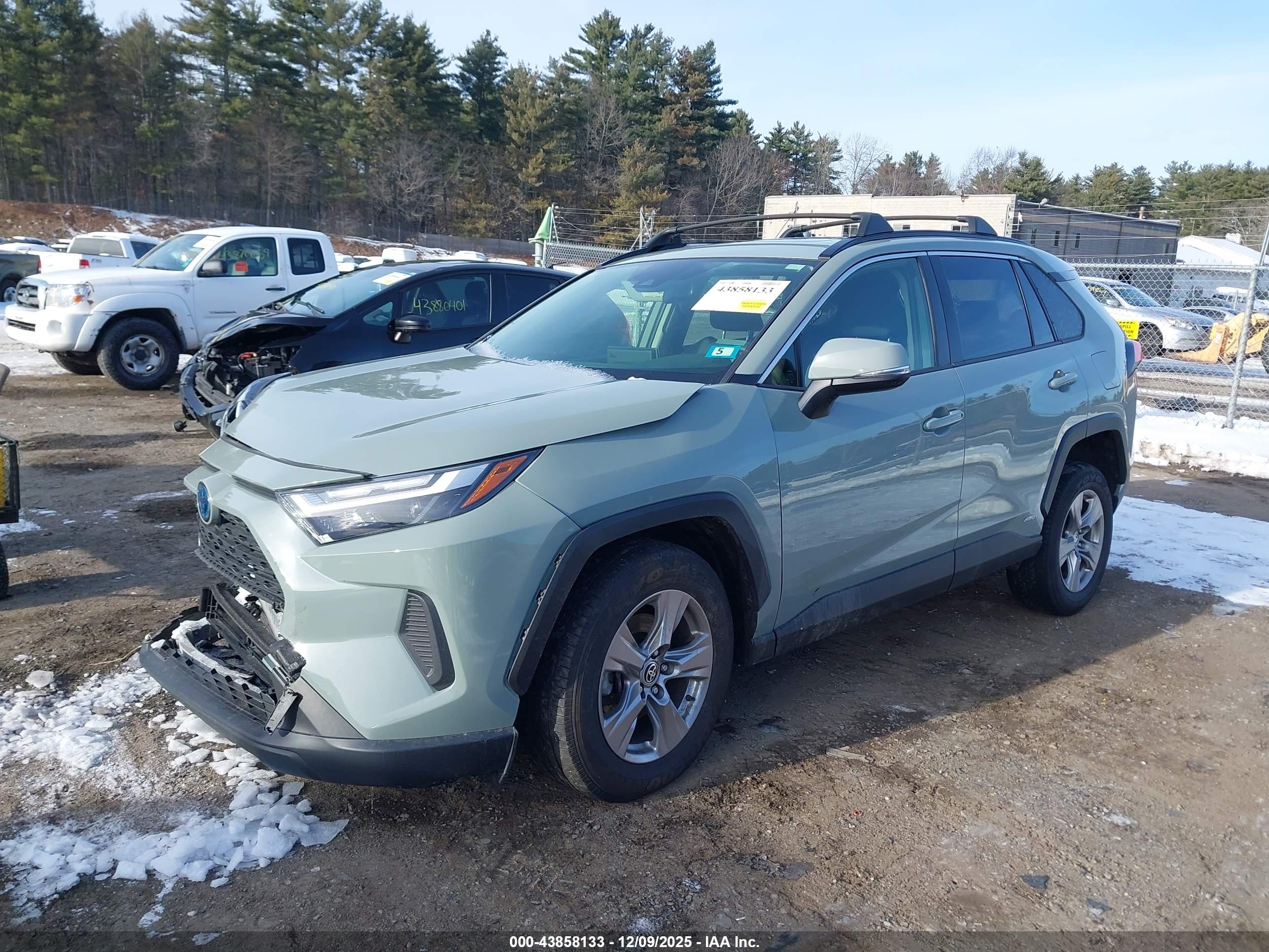 TOYOTA RAV4 image 2