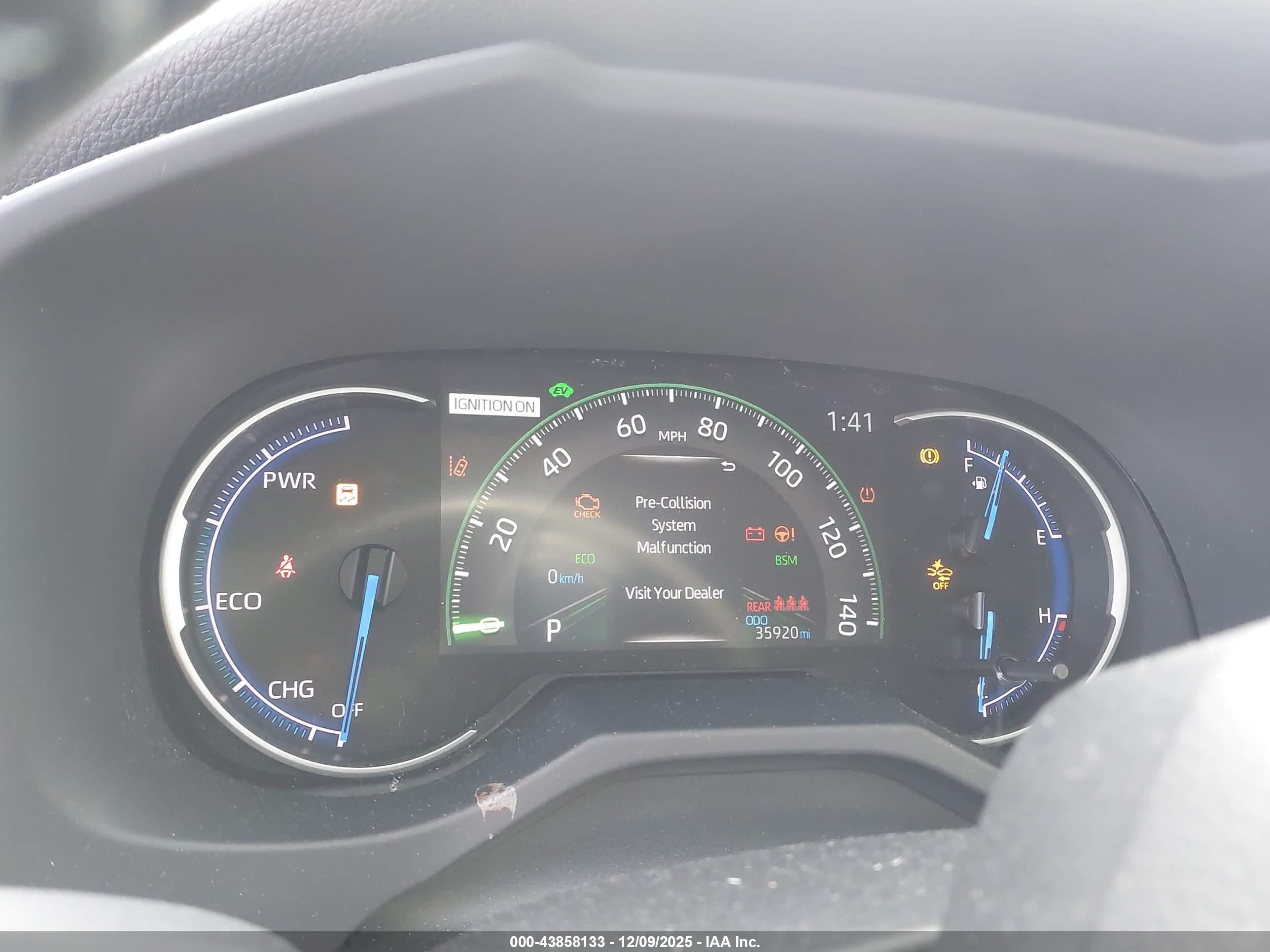 TOYOTA RAV4 image 7