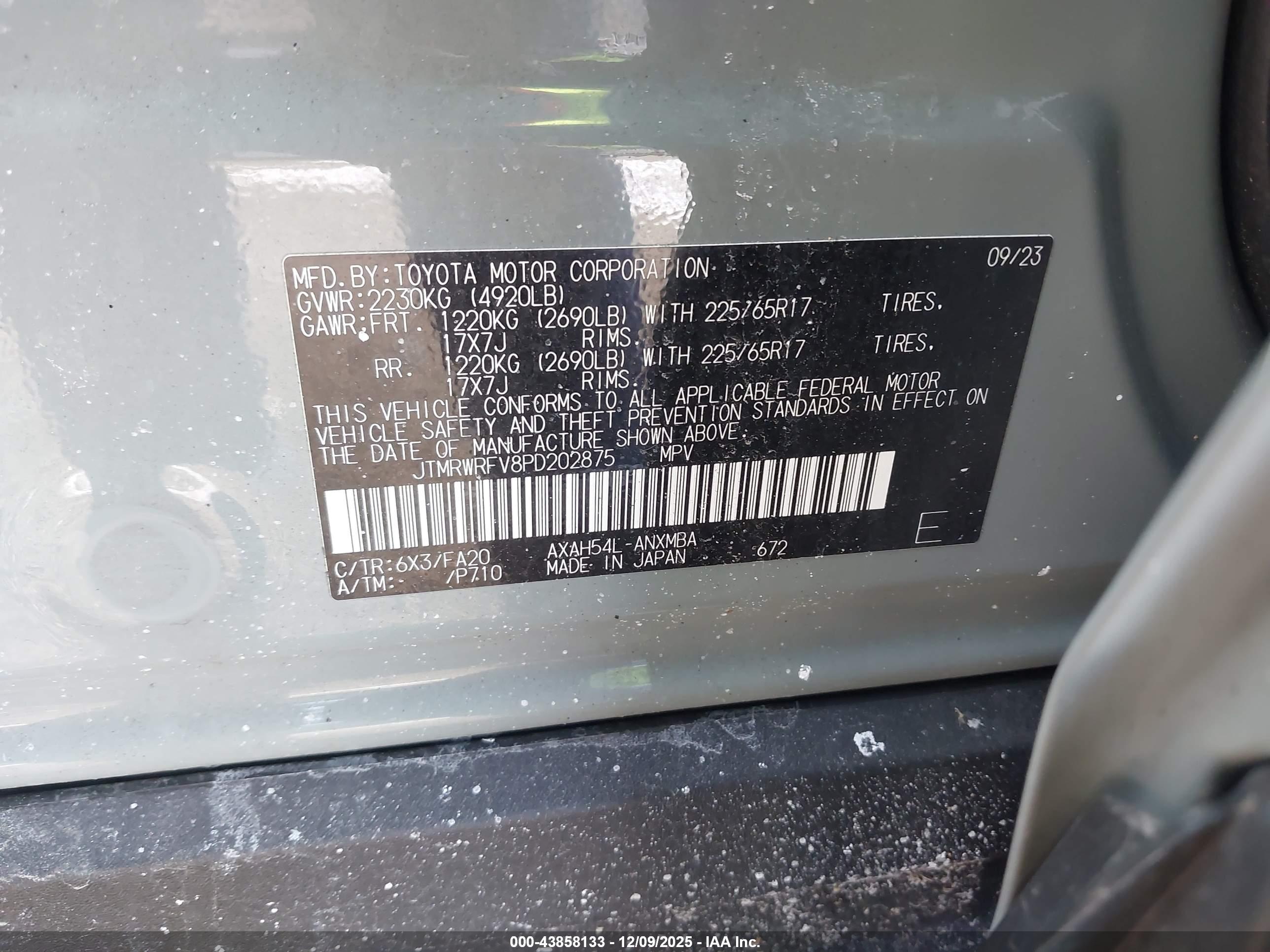 TOYOTA RAV4 image 9