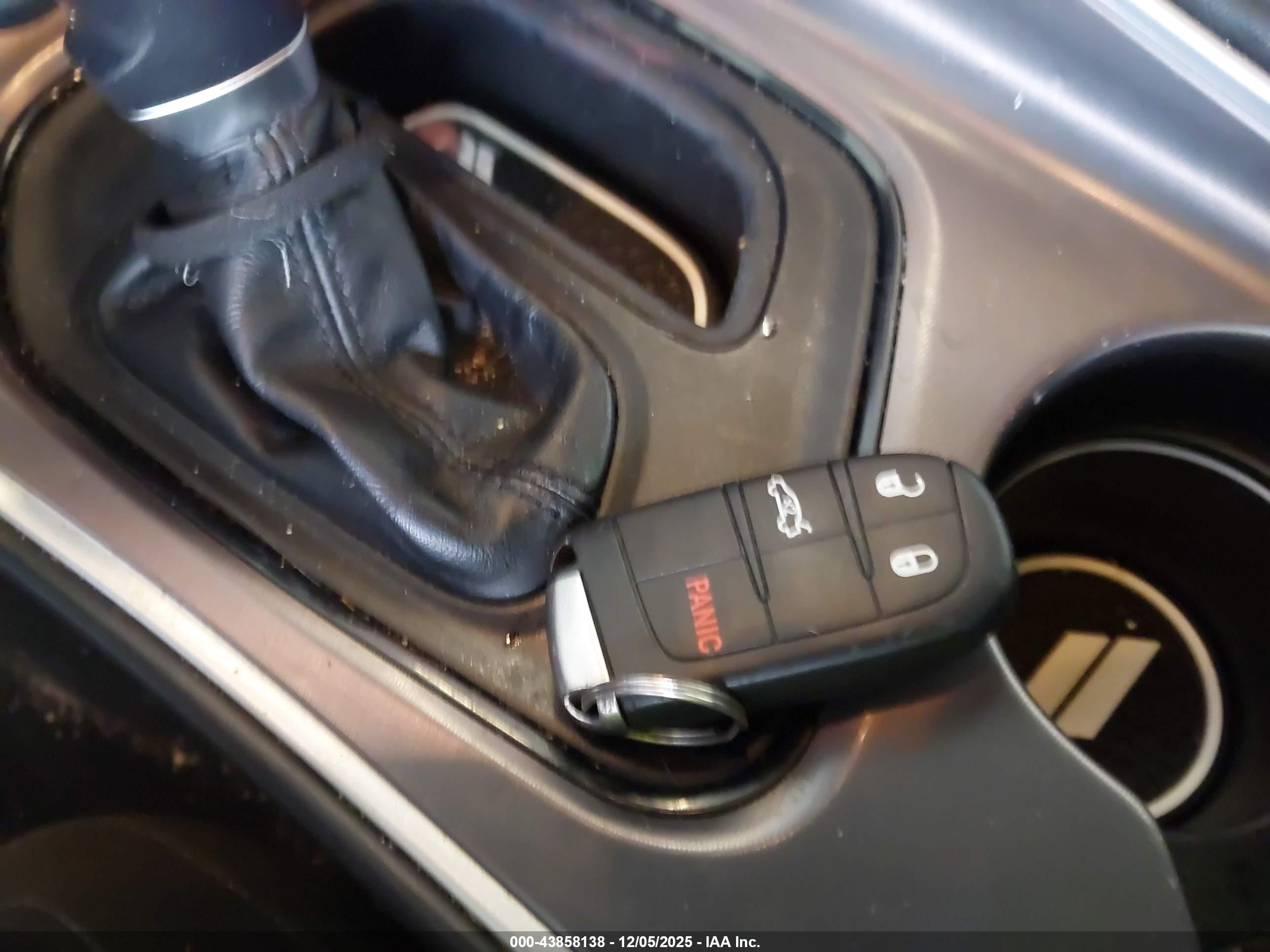 DODGE CHALLENGER image 11