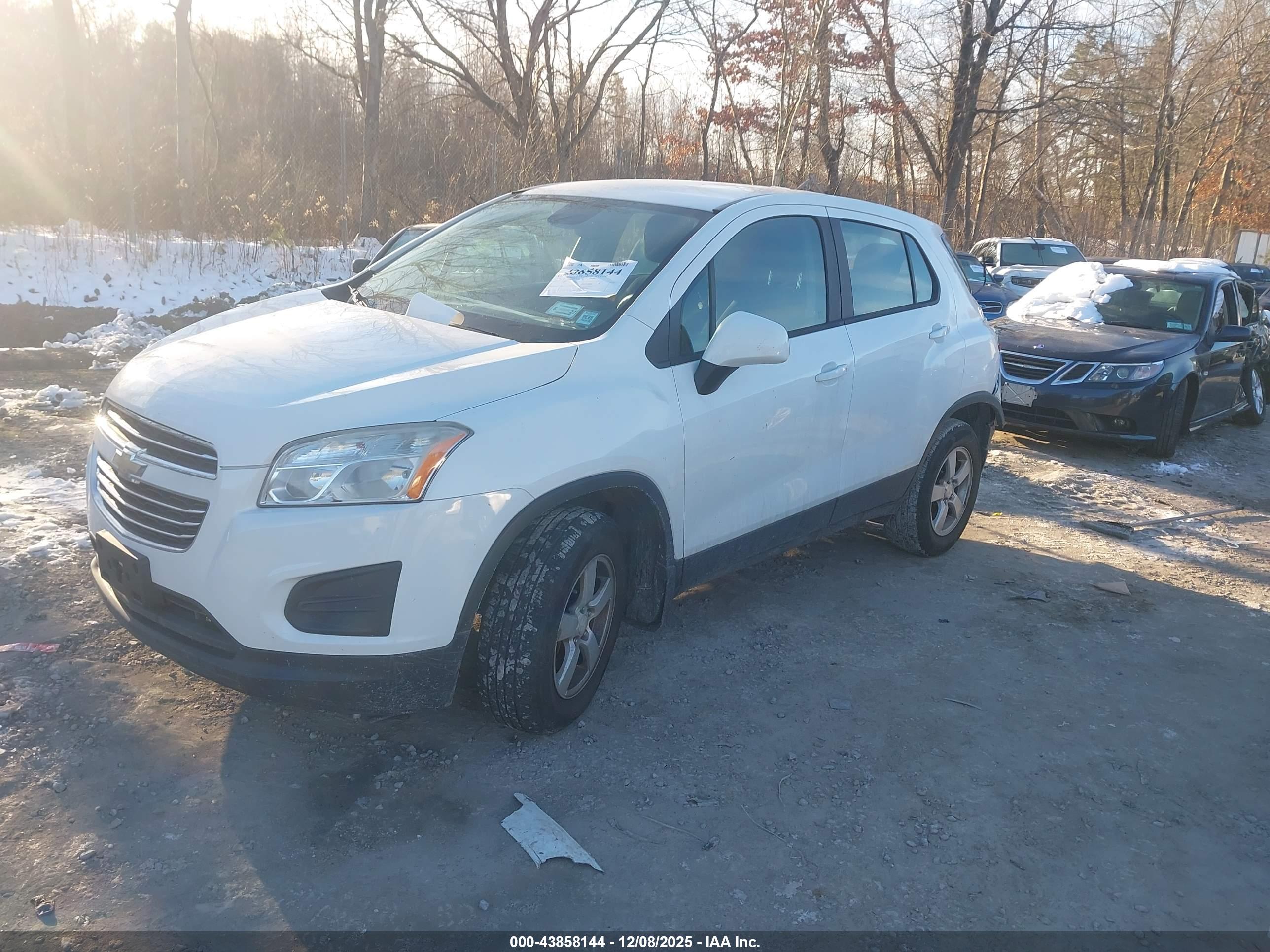 CHEVROLET TRAX image 2