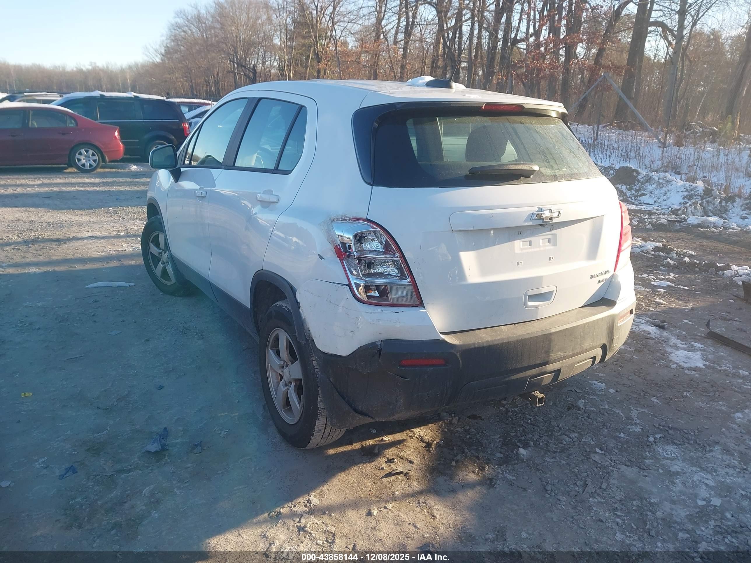 CHEVROLET TRAX image 3