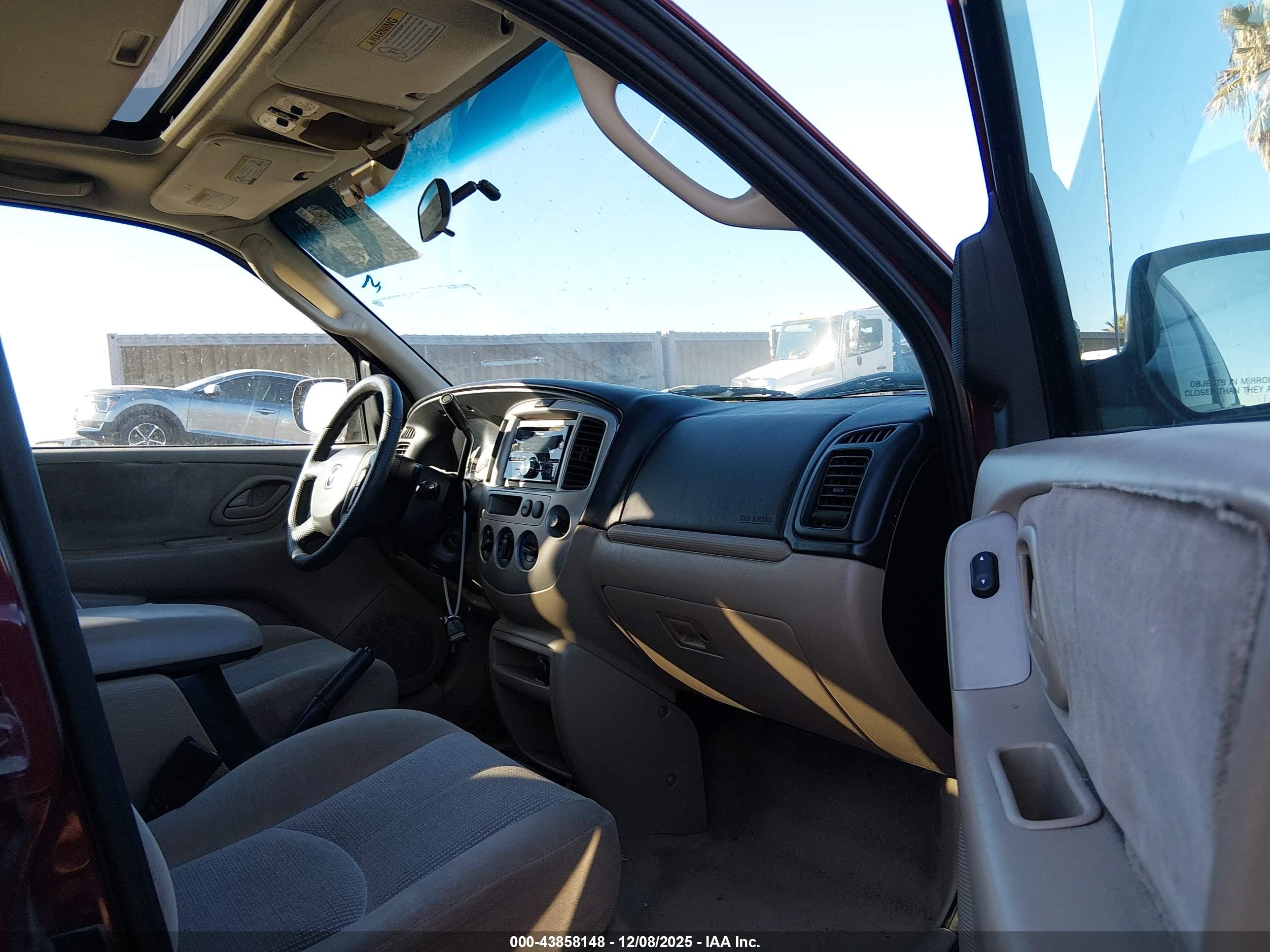 MAZDA TRIBUTE image 5