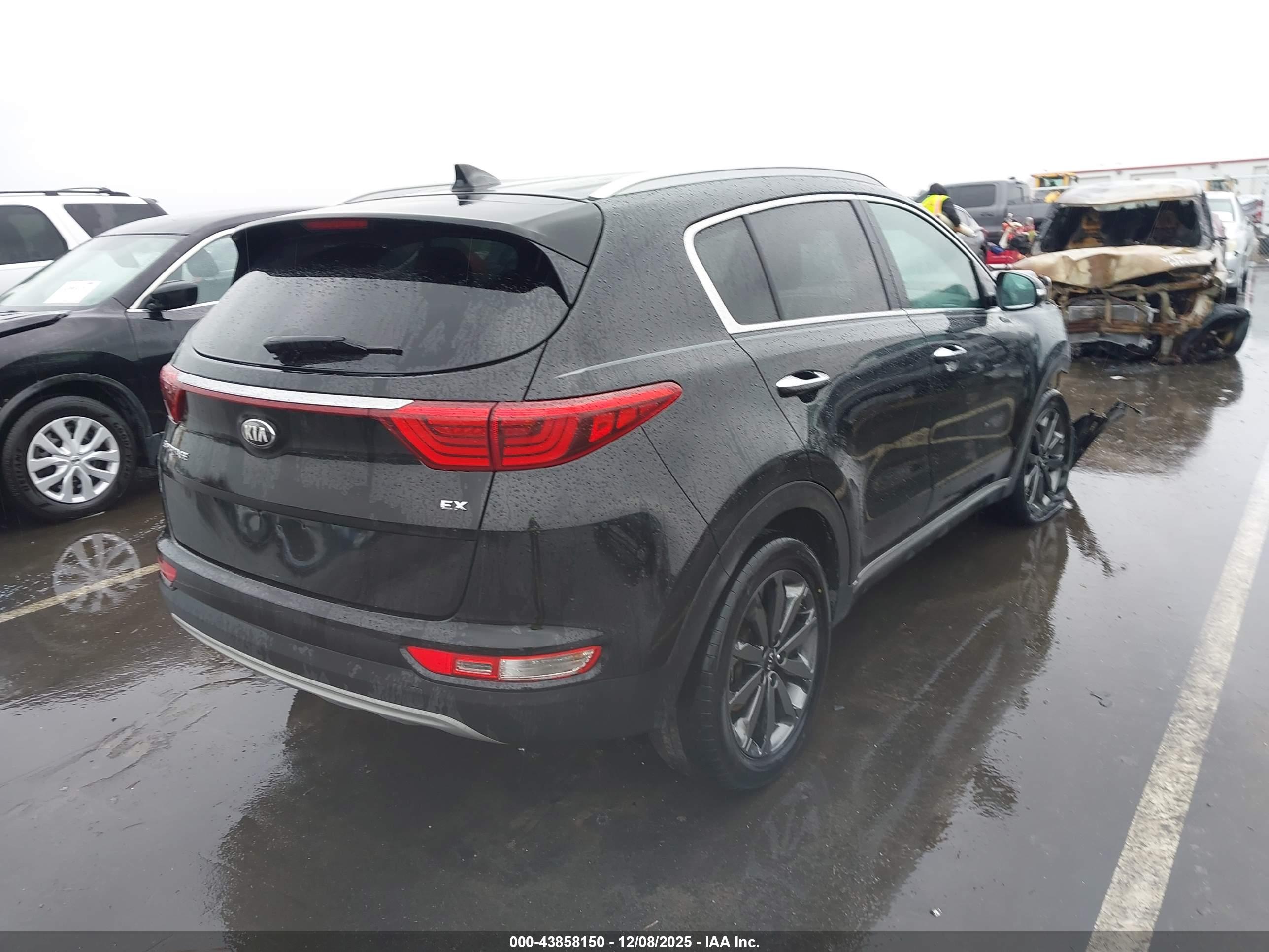 KIA SPORTAGE image 4