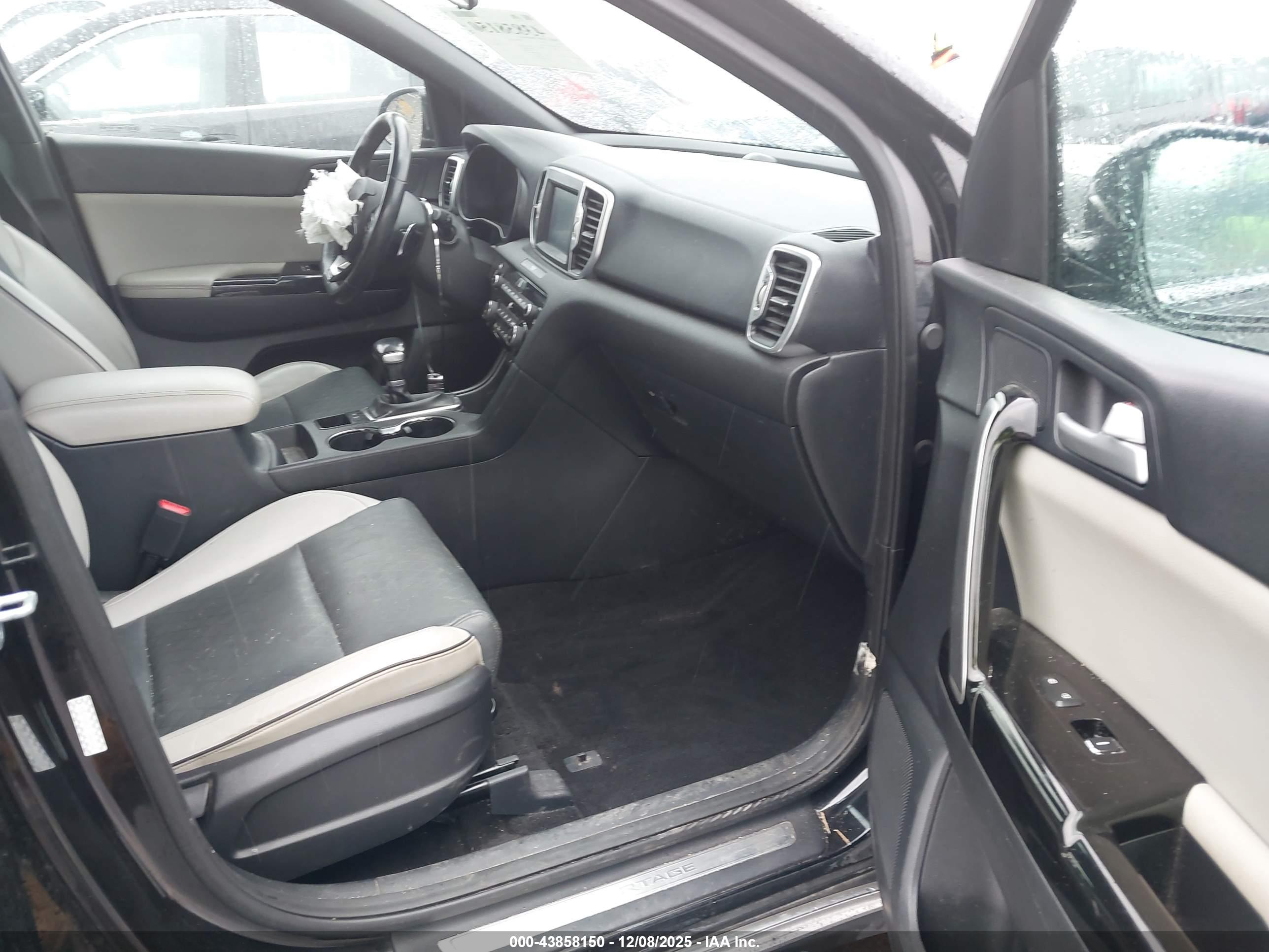 KIA SPORTAGE image 5