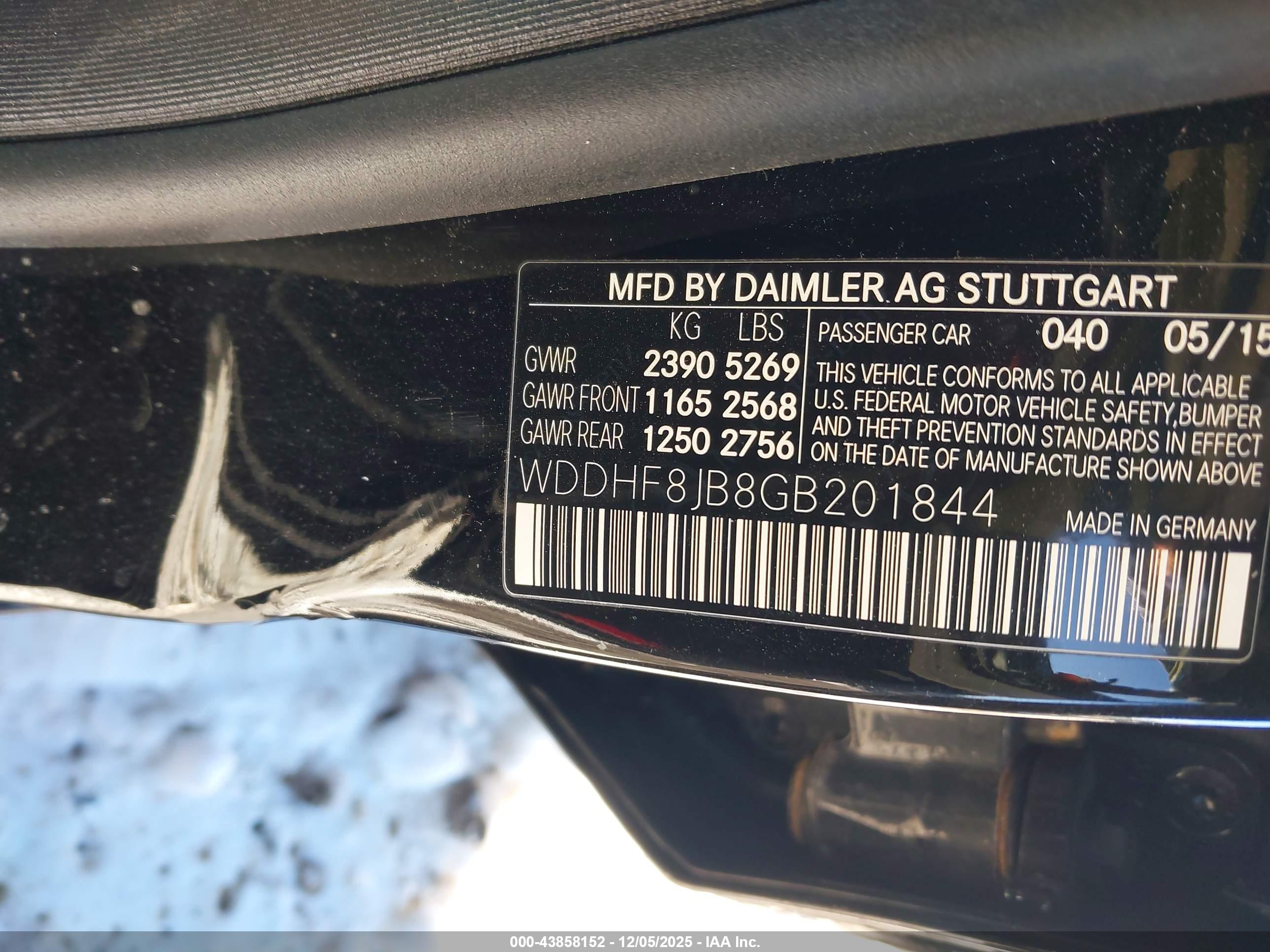MERCEDES-BENZ E image 9