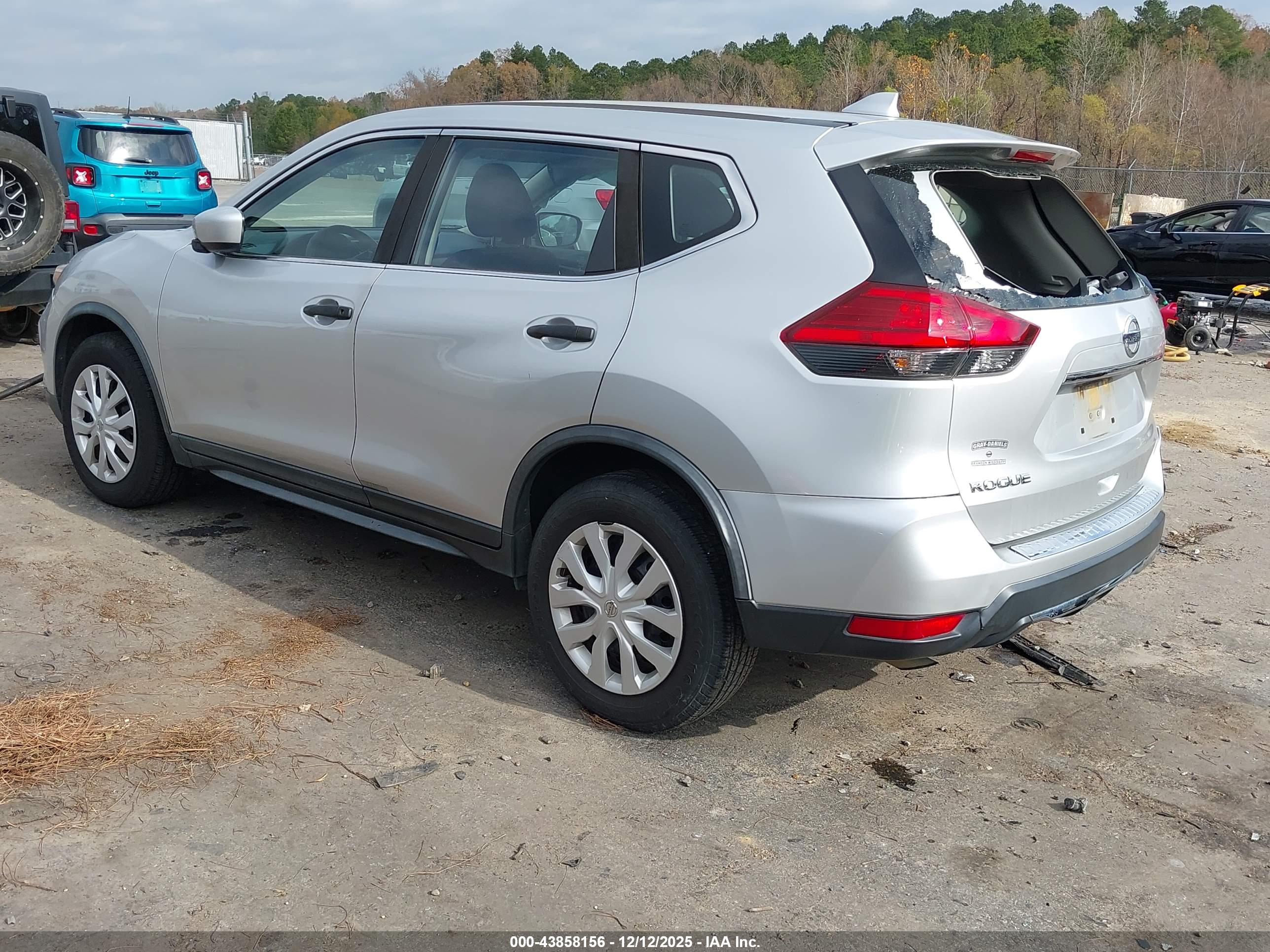 NISSAN ROGUE image 3