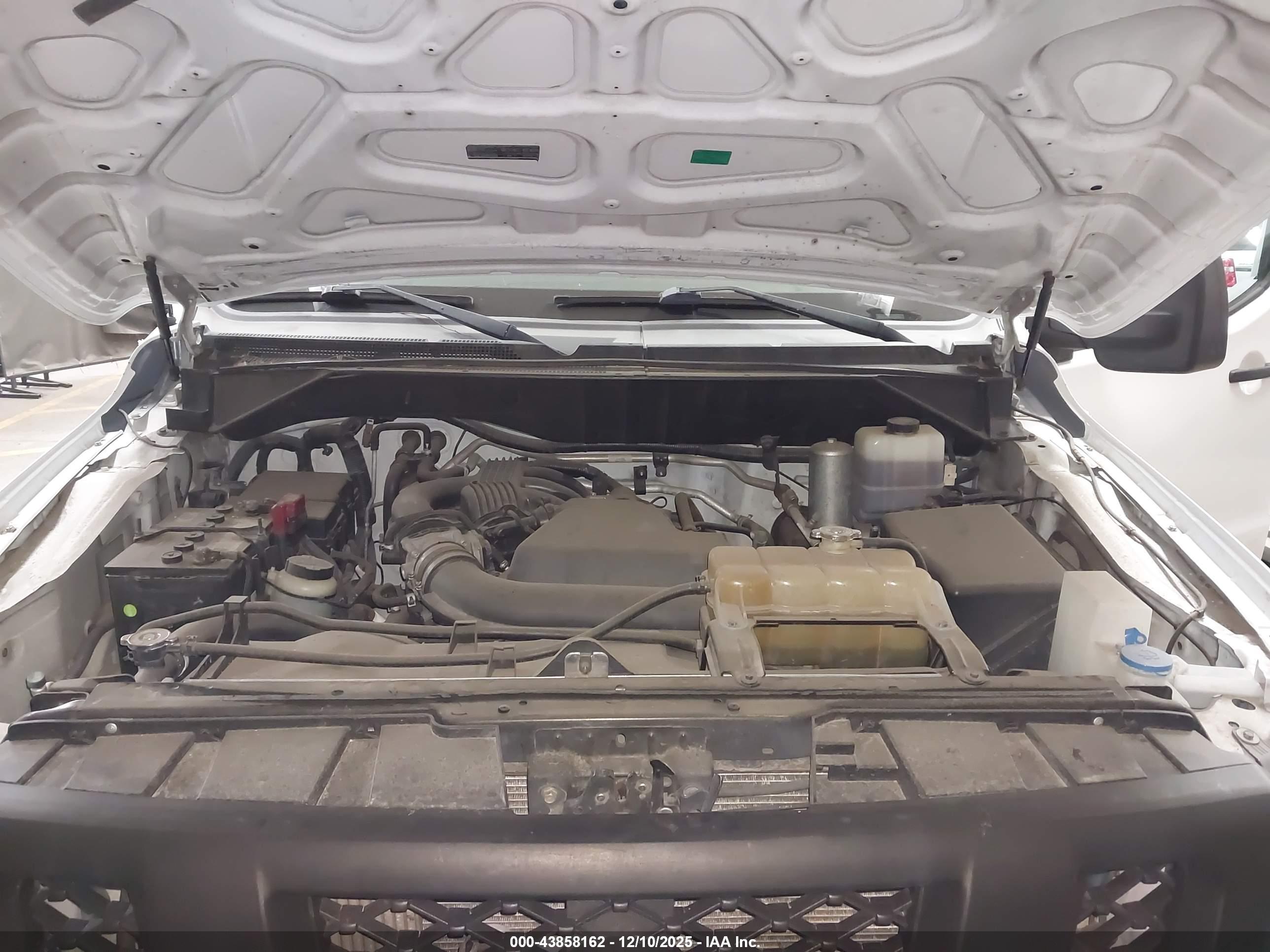 NISSAN NV image 10