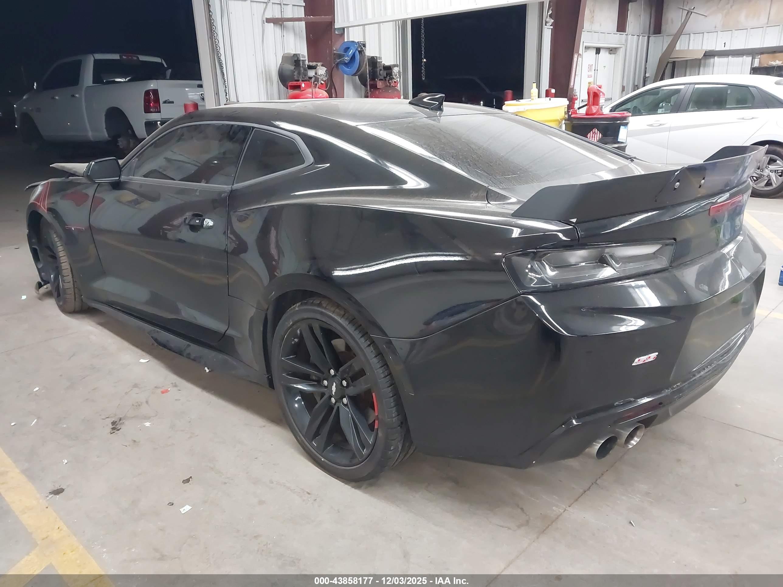 CHEVROLET CAMARO image 3