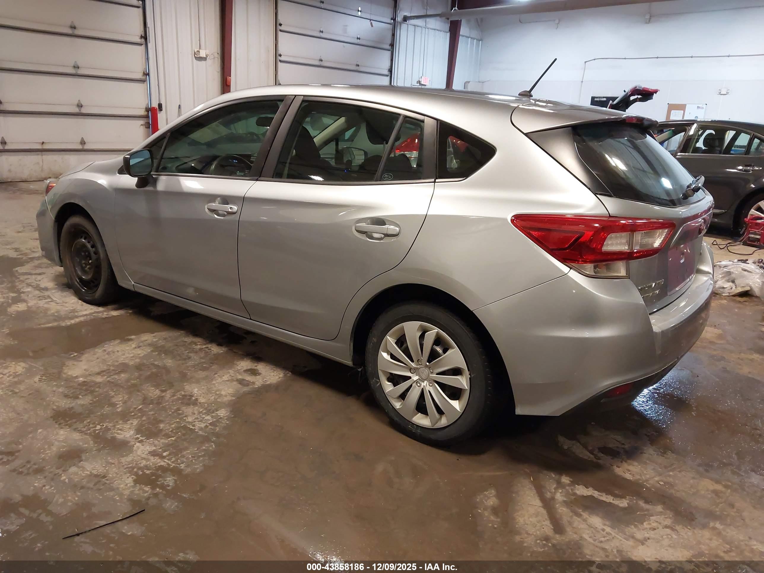 SUBARU IMPREZA image 3