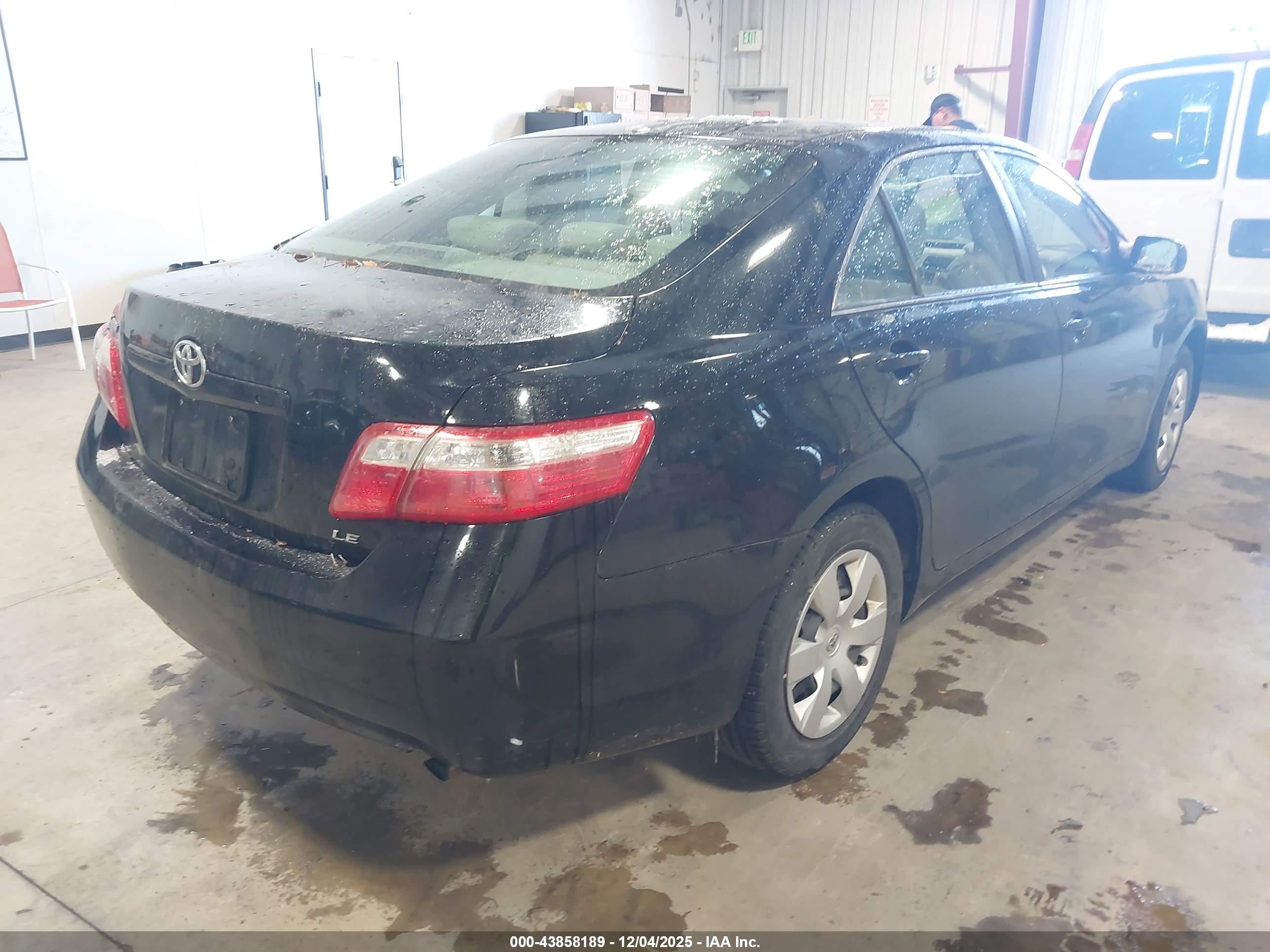 TOYOTA CAMRY image 4