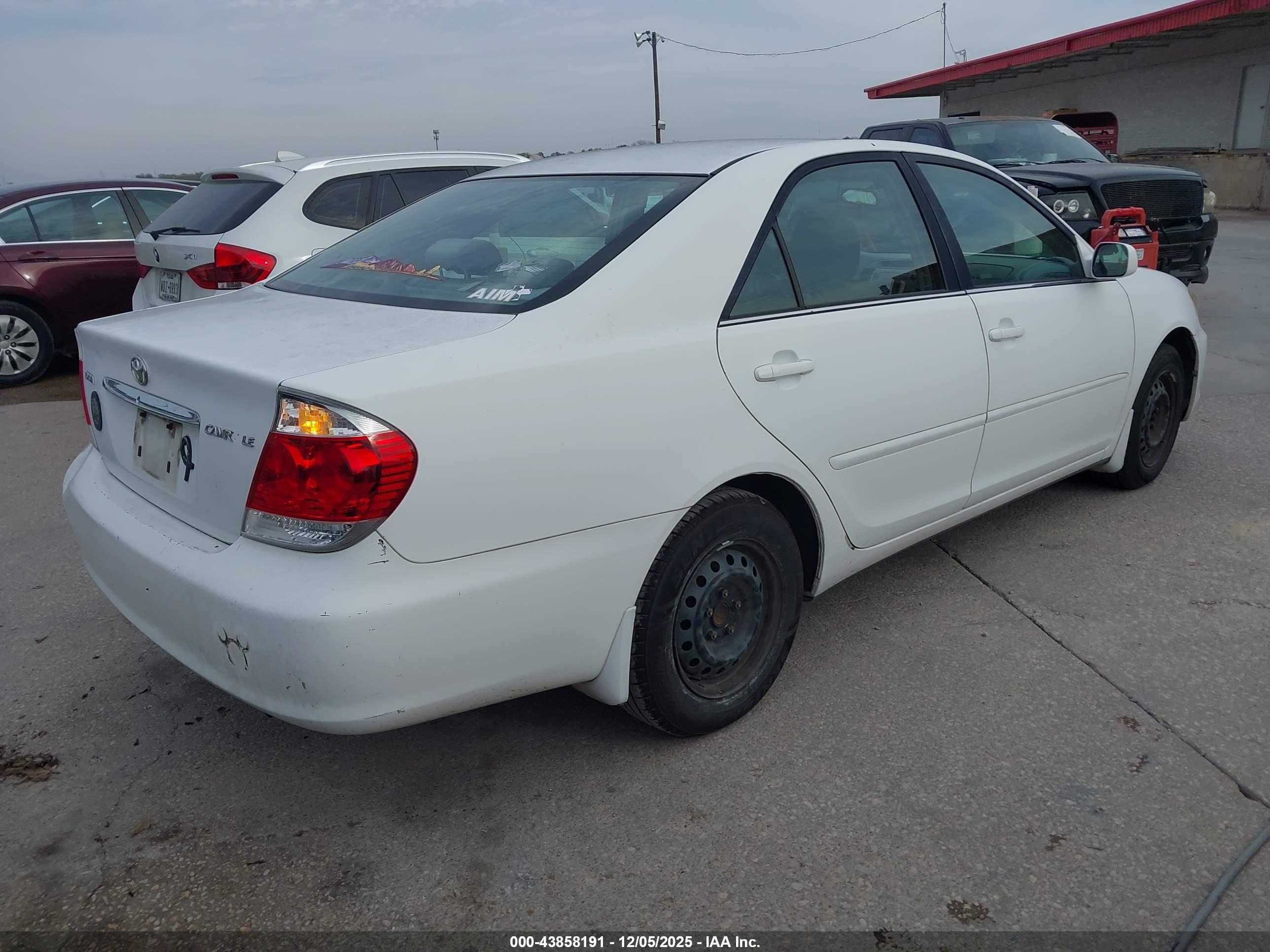 TOYOTA CAMRY image 4