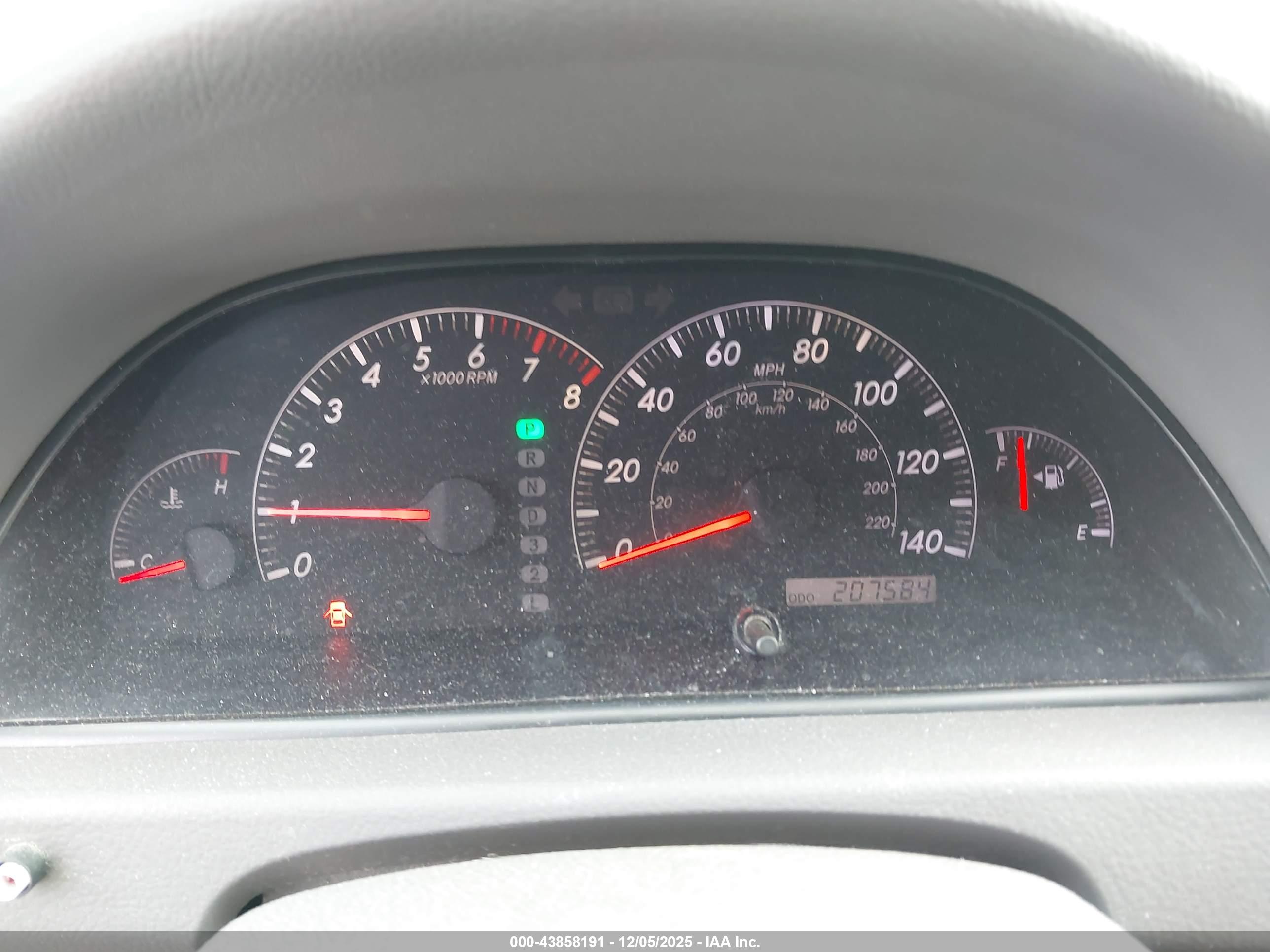 TOYOTA CAMRY image 7