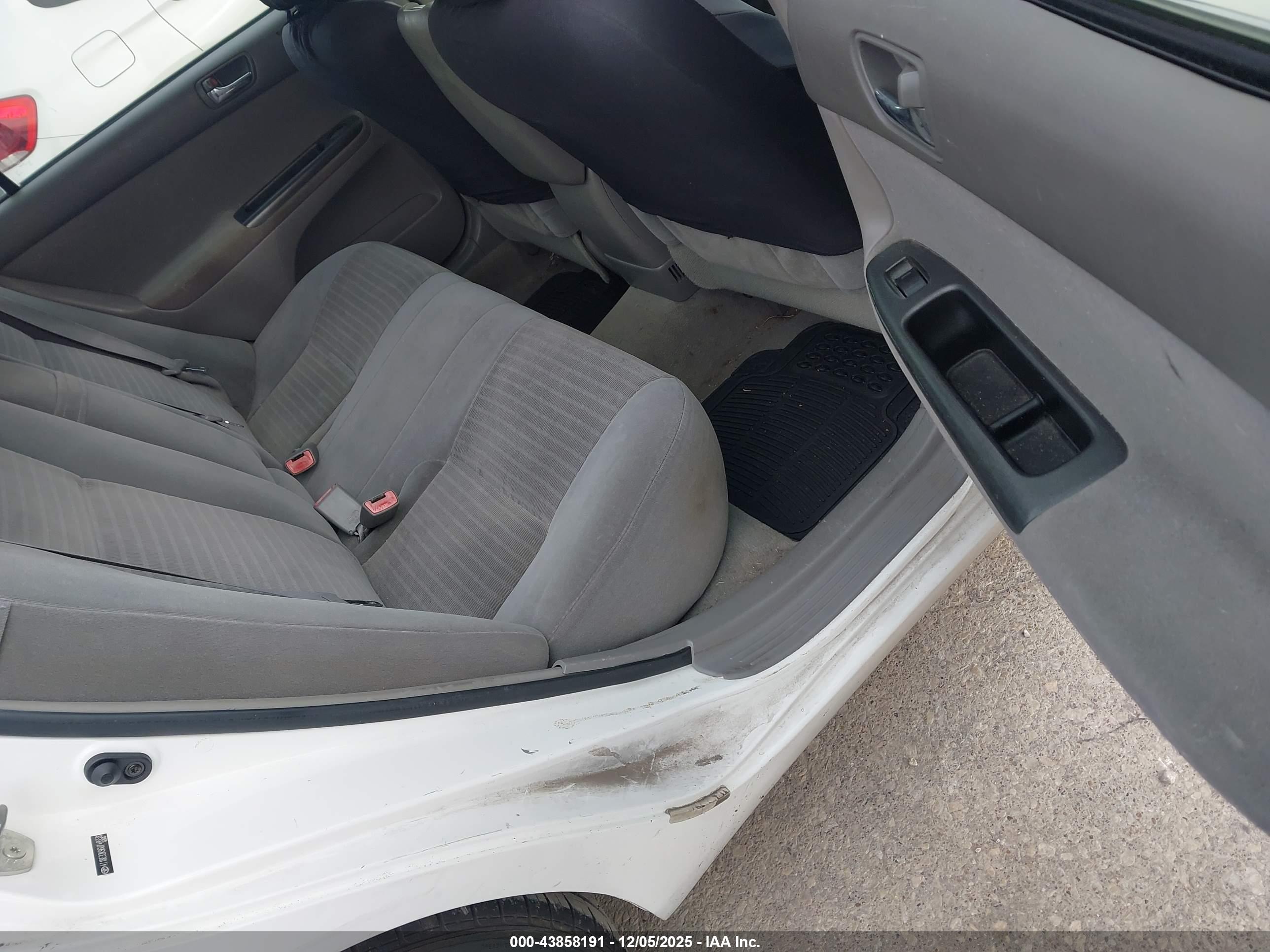 TOYOTA CAMRY image 8