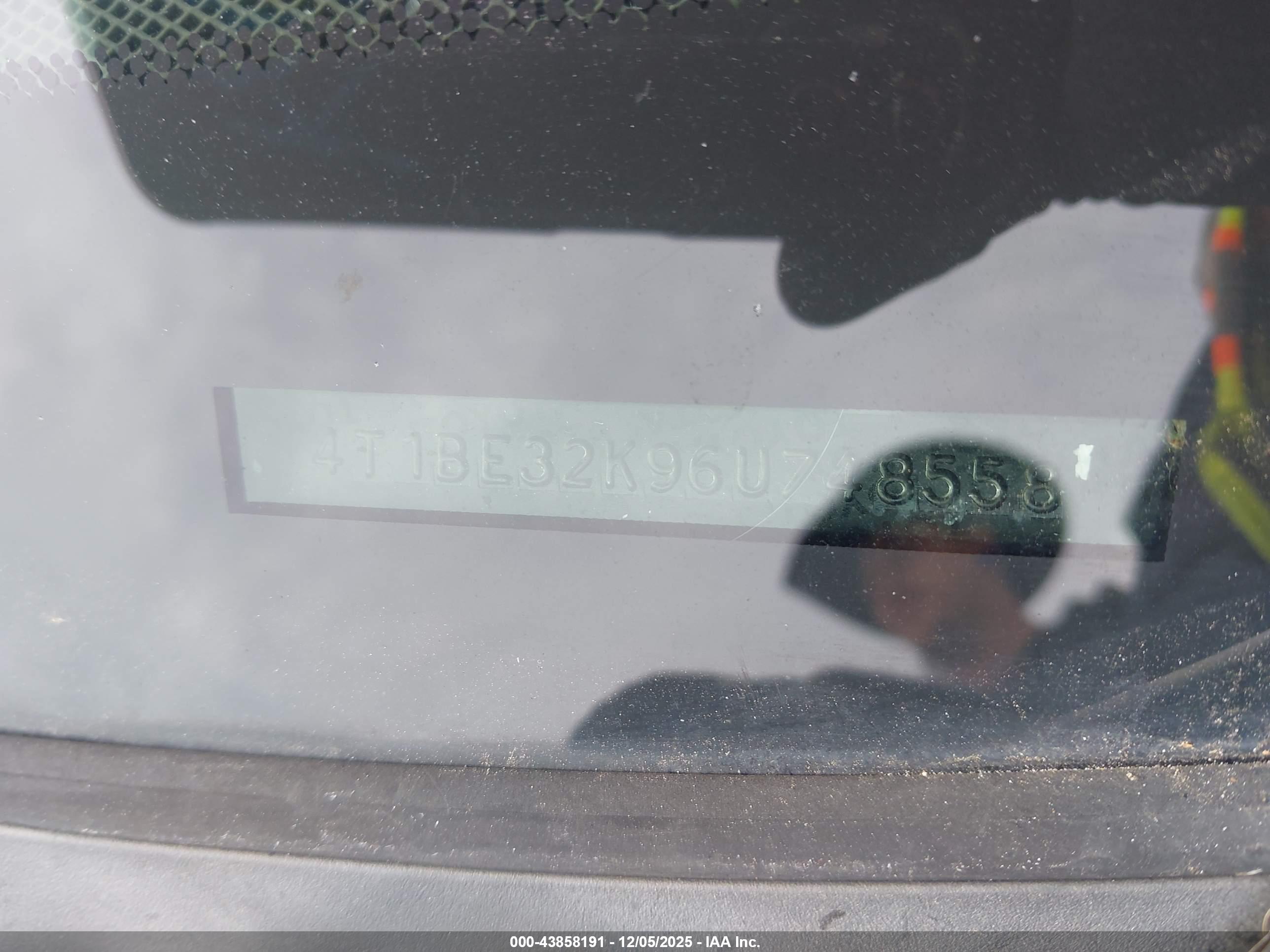 TOYOTA CAMRY image 9
