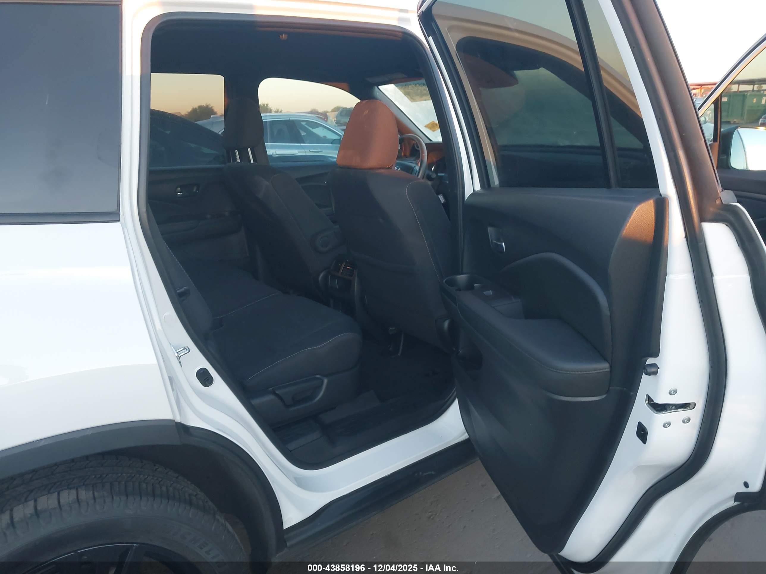 HONDA PASSPORT image 8